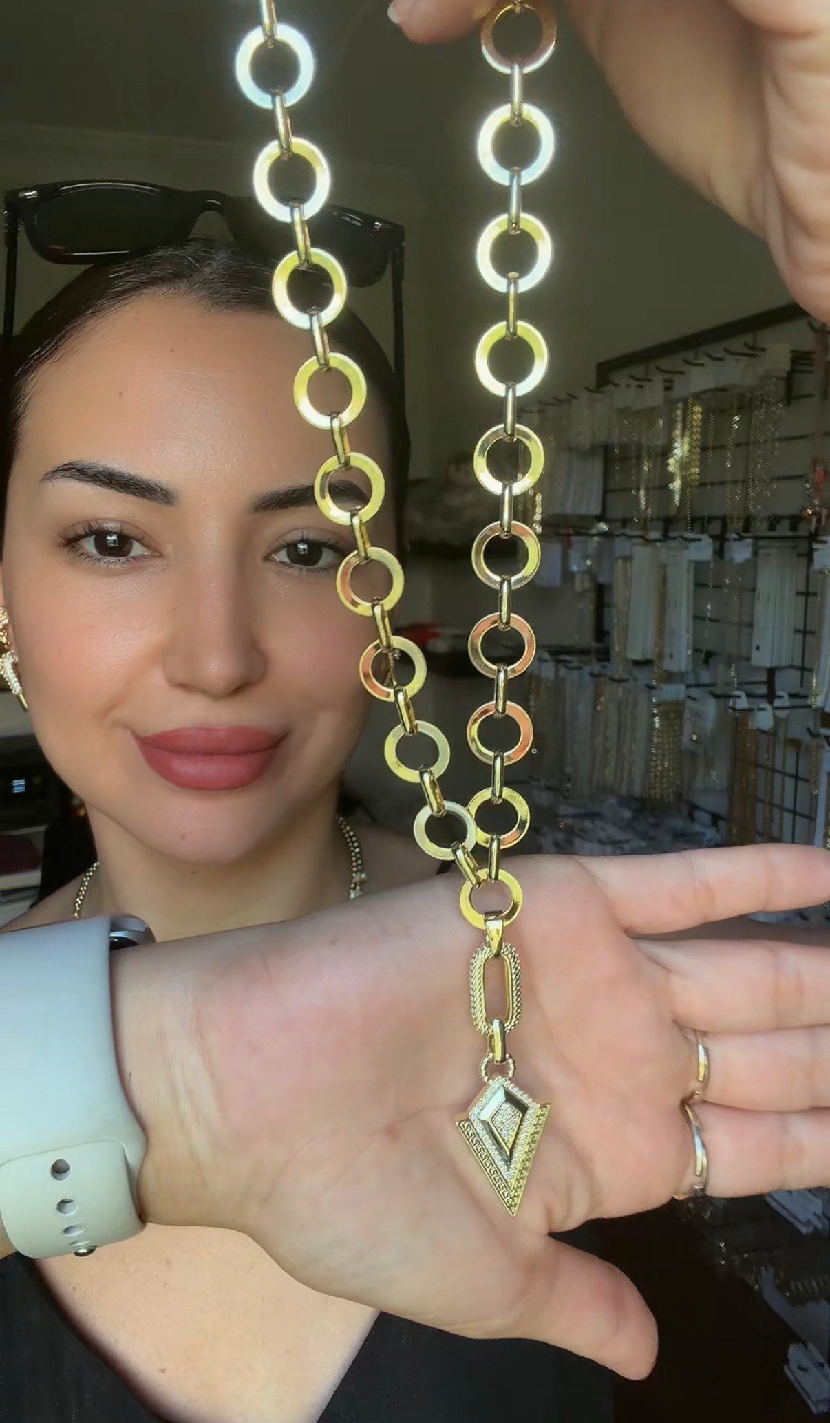 14K gold renk altın kaplama yuvarlak halkalı hançer tasarım güçlü ve tarz kadın kolyesi