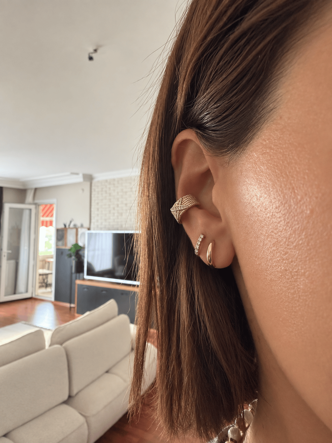 14K gold renk altın kaplama,ayarlanabilir kıkırdak küpesi hasır ve taşlı yıldız detaylı earcuff