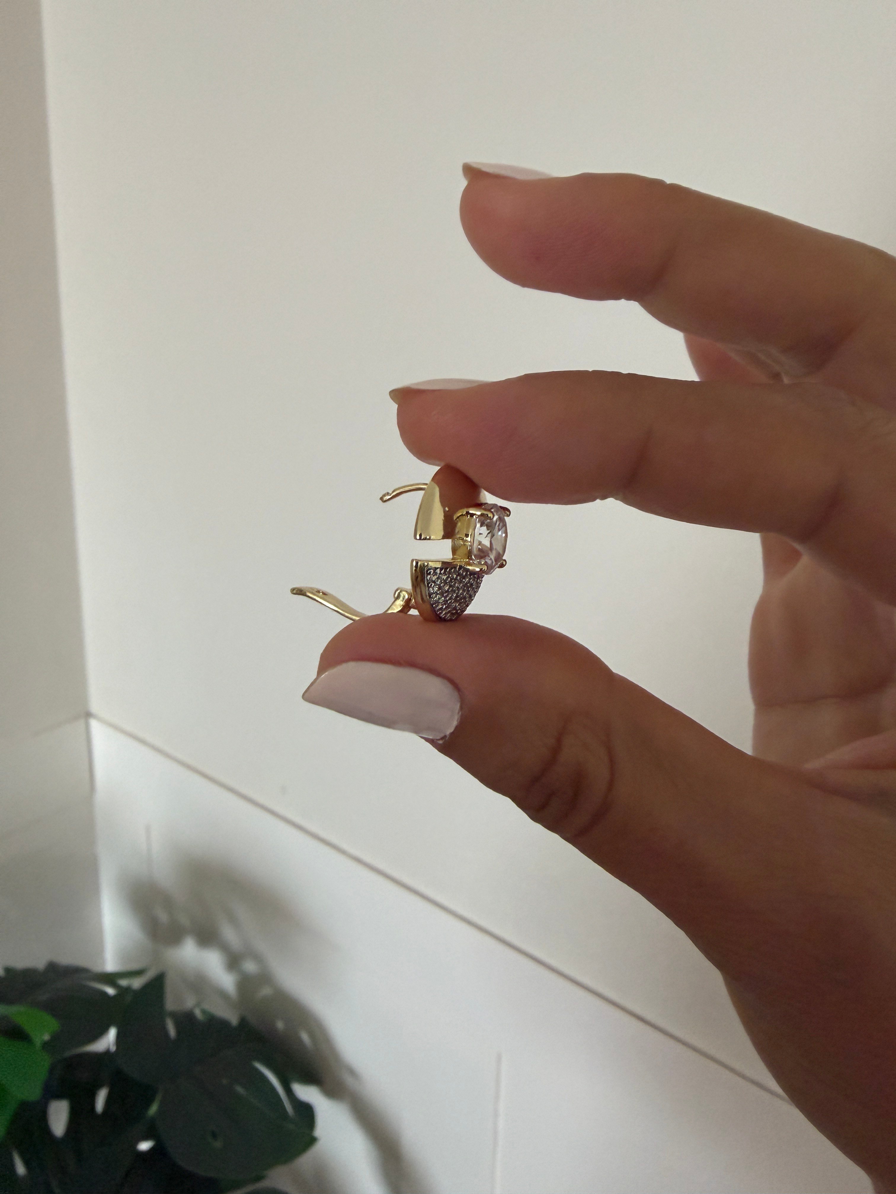 14K gold renk altın kaplama,tek taş şıklığı, günlük ve özel günler için tasarlanmış zarif küpe