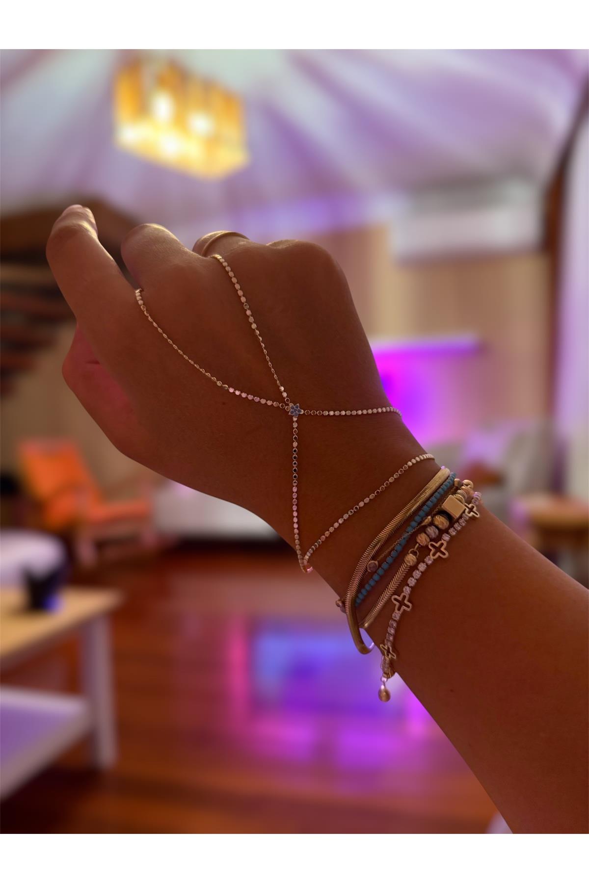 14K gold renk, ortası mavi çiçek zirkon taşlı çift sarmalı ezme zincir şahmeran 🩵