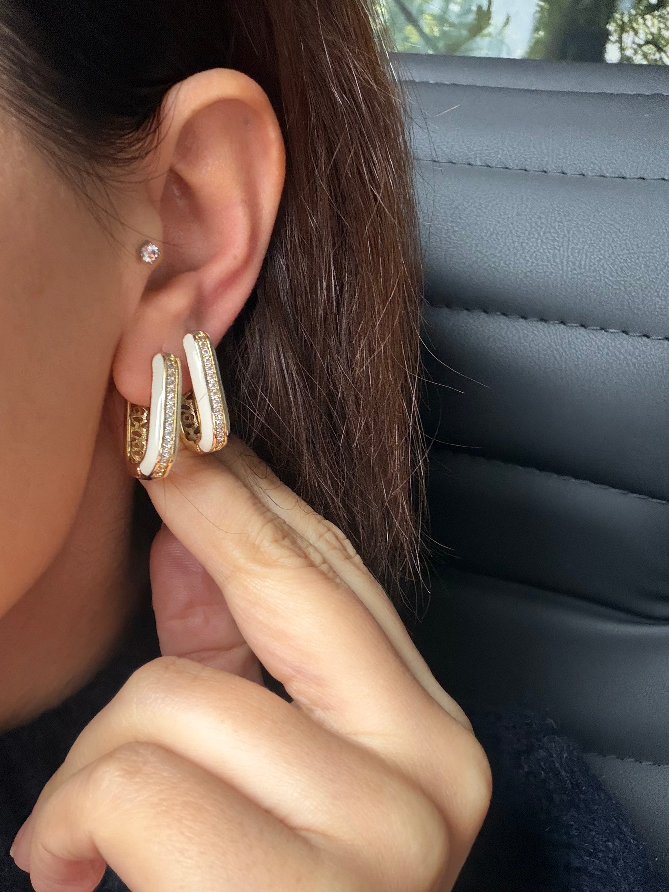 14K gold renk premium seri,Beyaz Mineli ve taşlı günlük şık,trend küpe