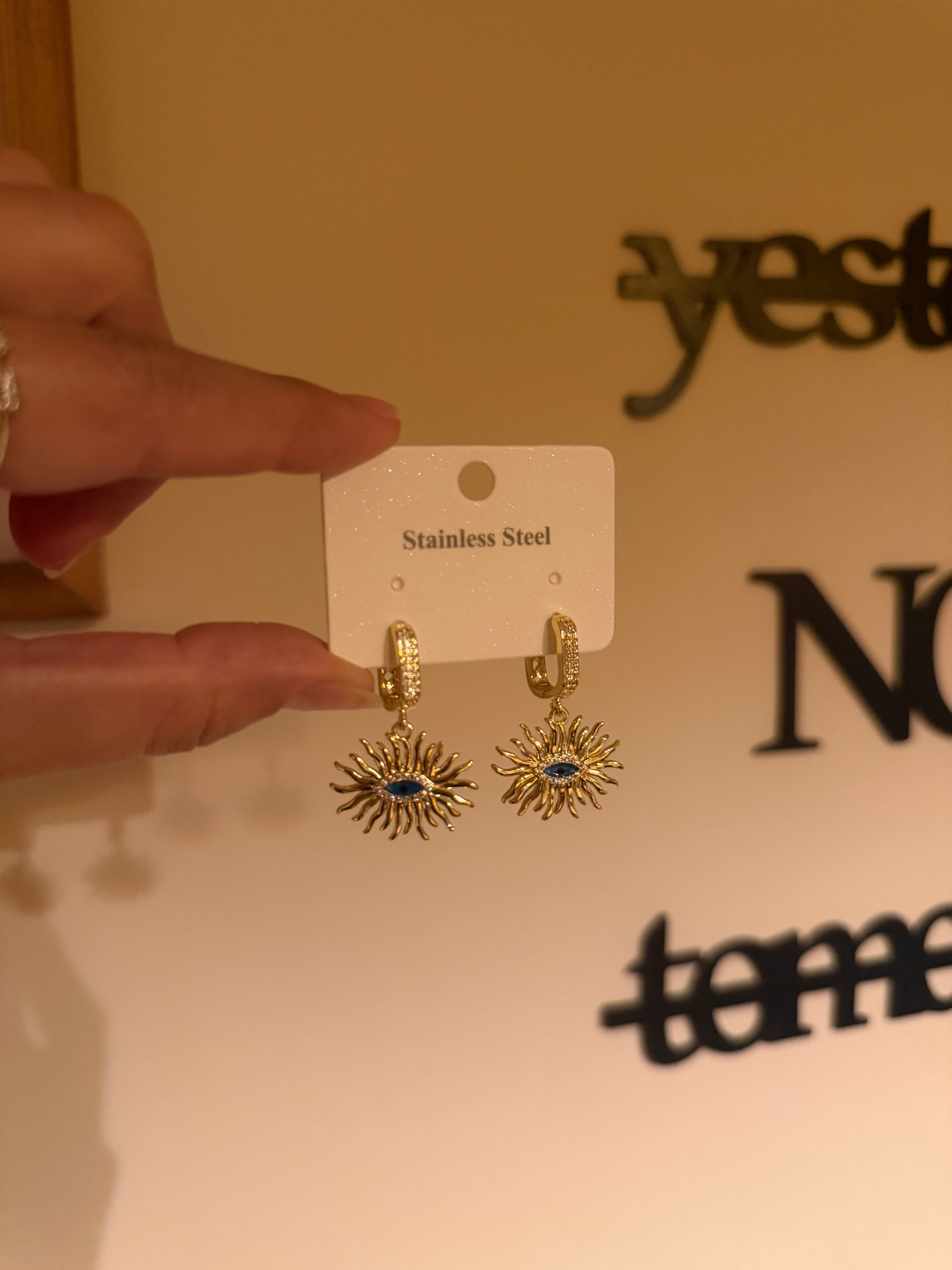 14K gold renk,çelik mavi göz temalı,sallantılı şık ve özel tasarım küpe