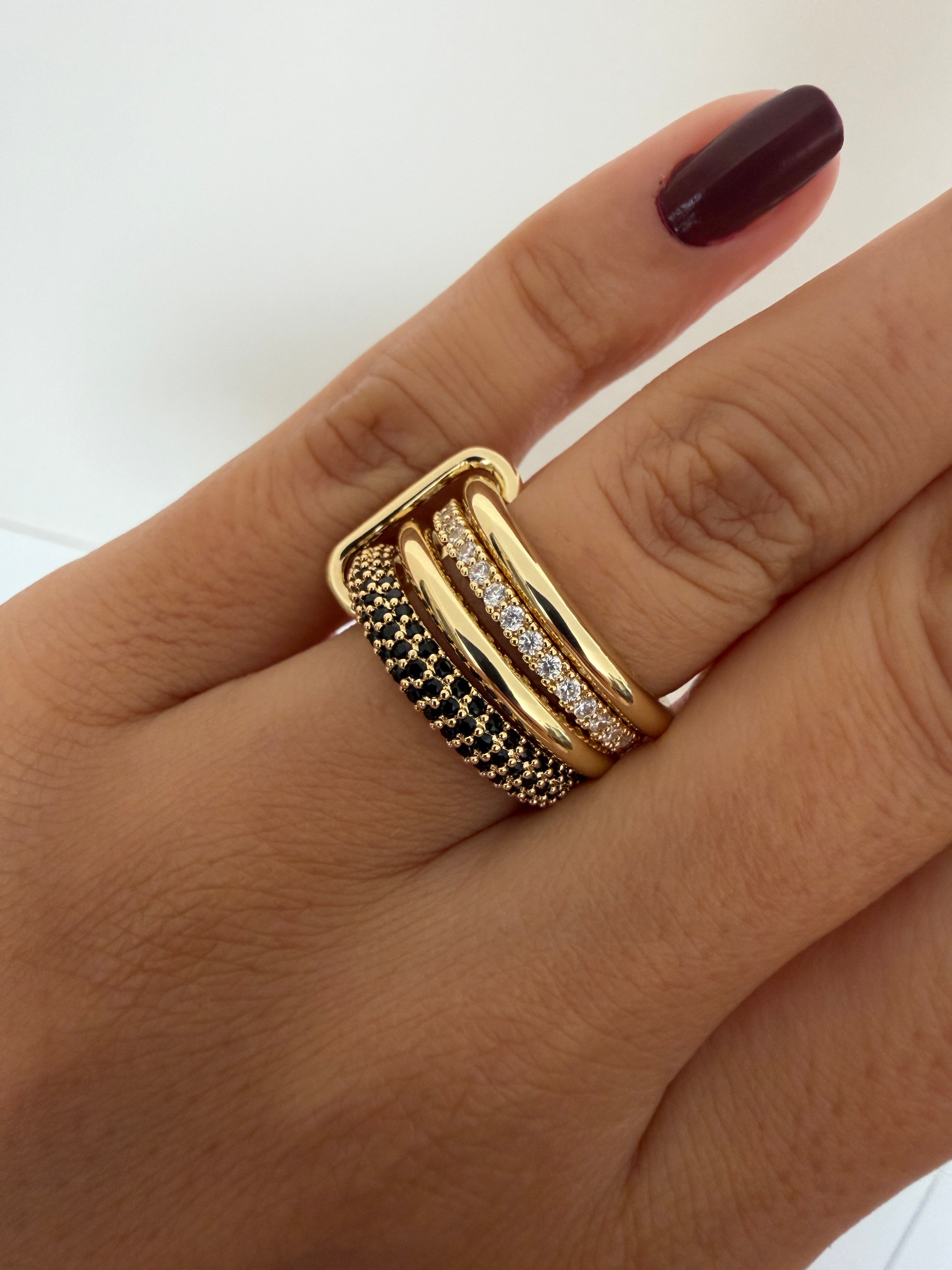 14K gold renk,standart 8 numara,çoklu ve ayrı ayrı kullanılabilir detaylı,şık bir yüzük