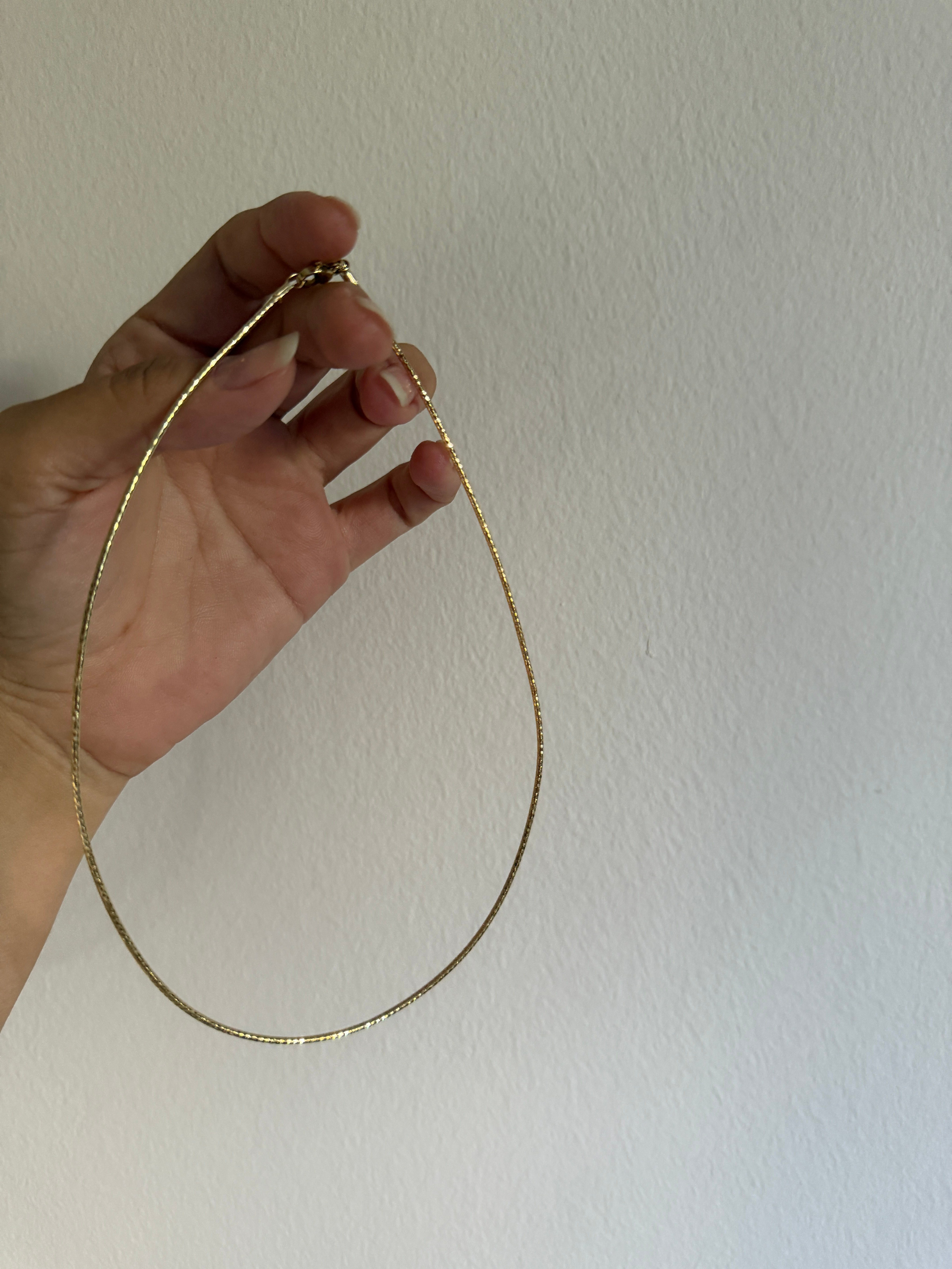 14K gold renk,tam bir kombin kolyesi. Xpng çelik parıltılı choker kolye