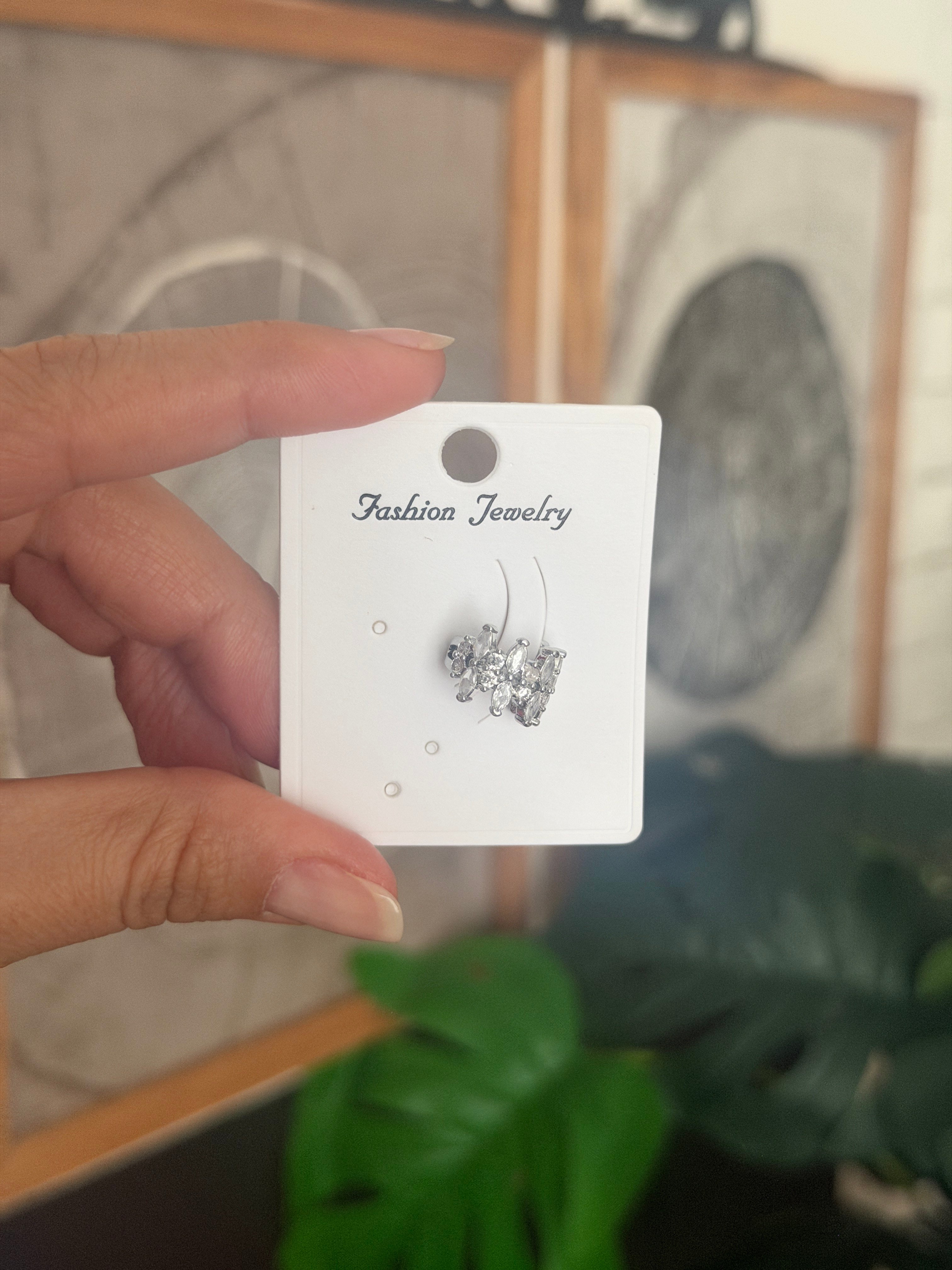 Gümüş renk rodyum kaplama,6'lı küpe seti ve earcuff (kıkırdak küpesi) tasarım set