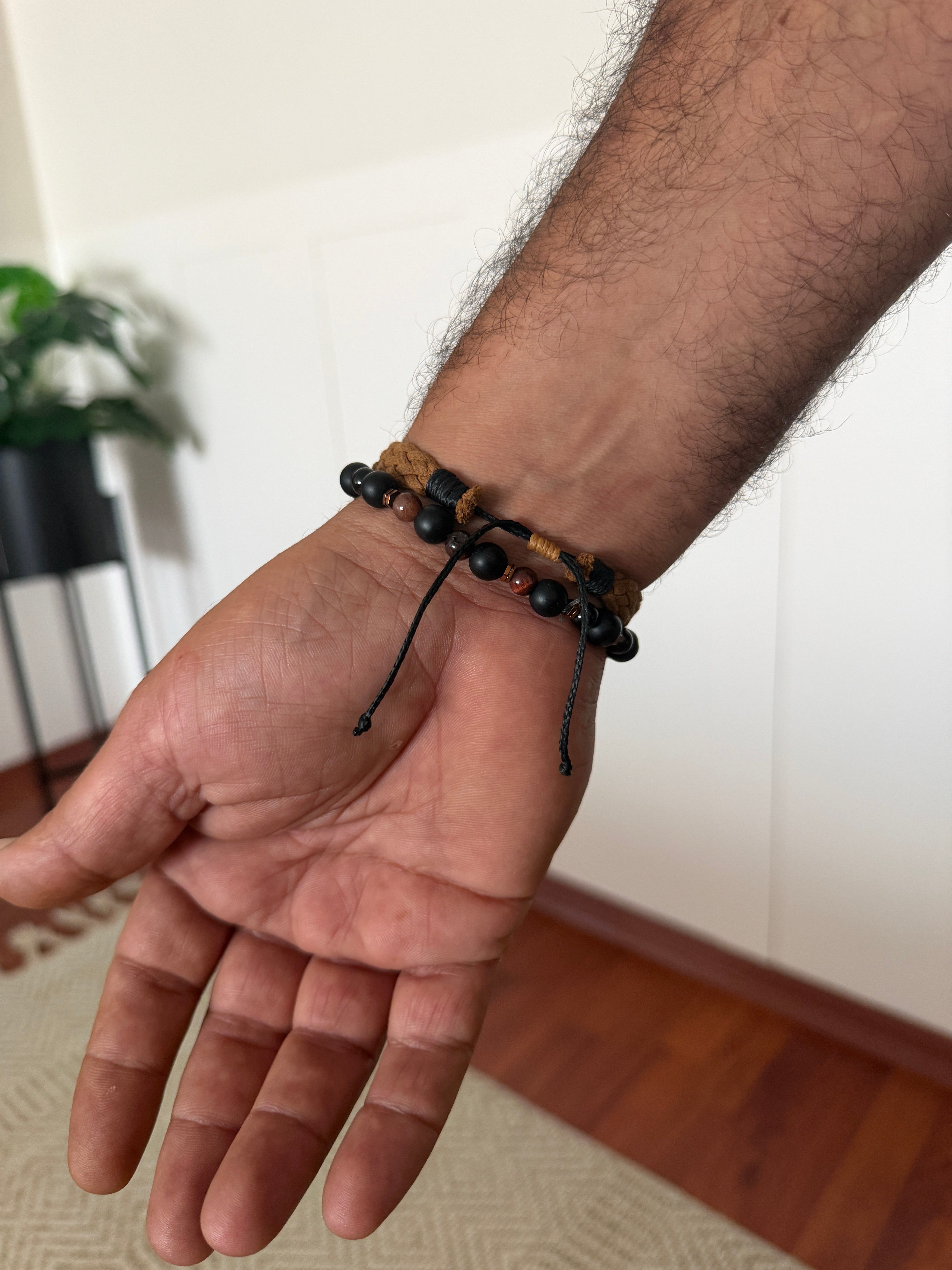 Siyah taş ve örme camel renk 2'li erkek bileklik kombinasyonu-019