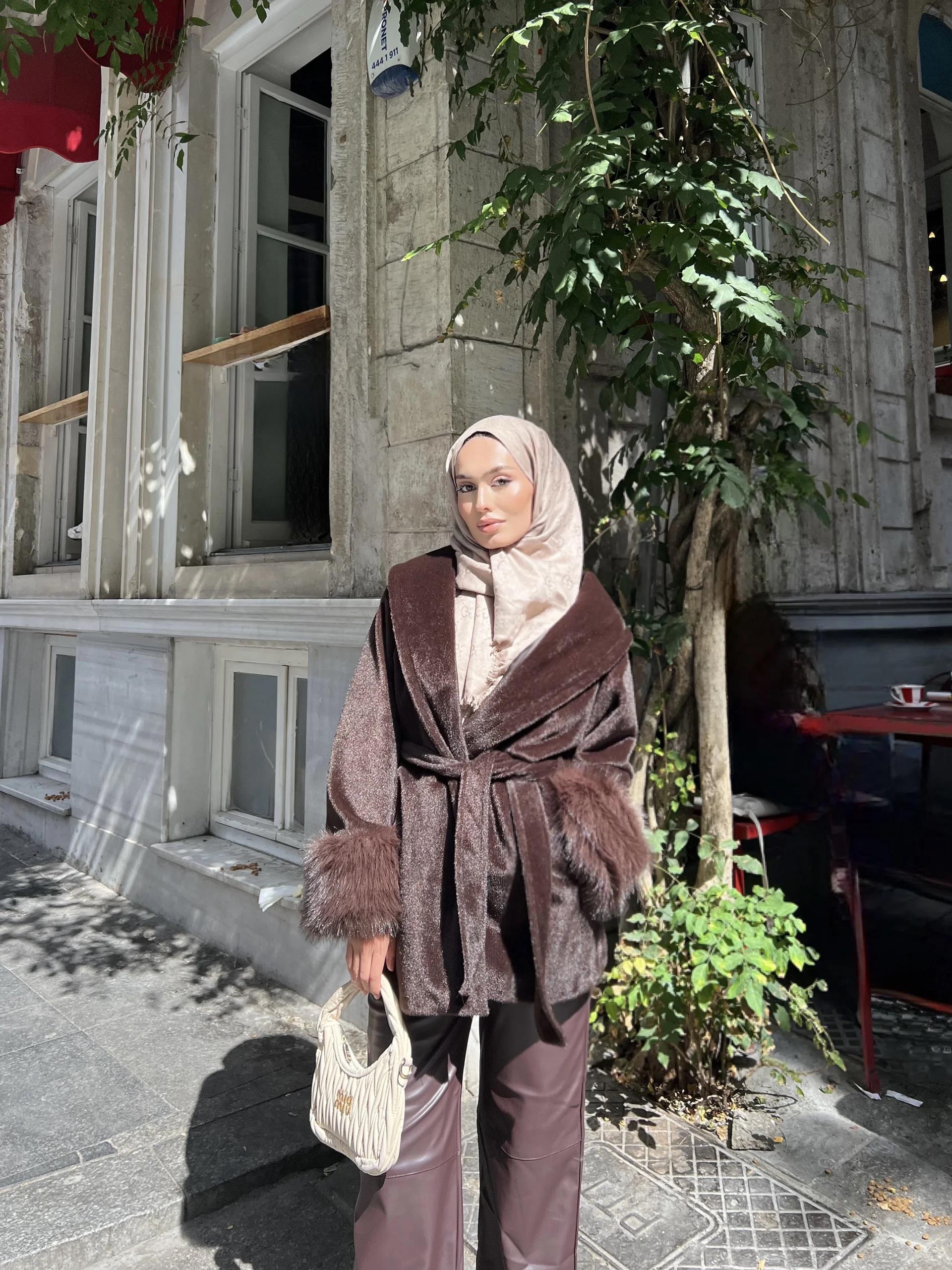 Allo kolları Kürk Detaylı Mont - Kahve