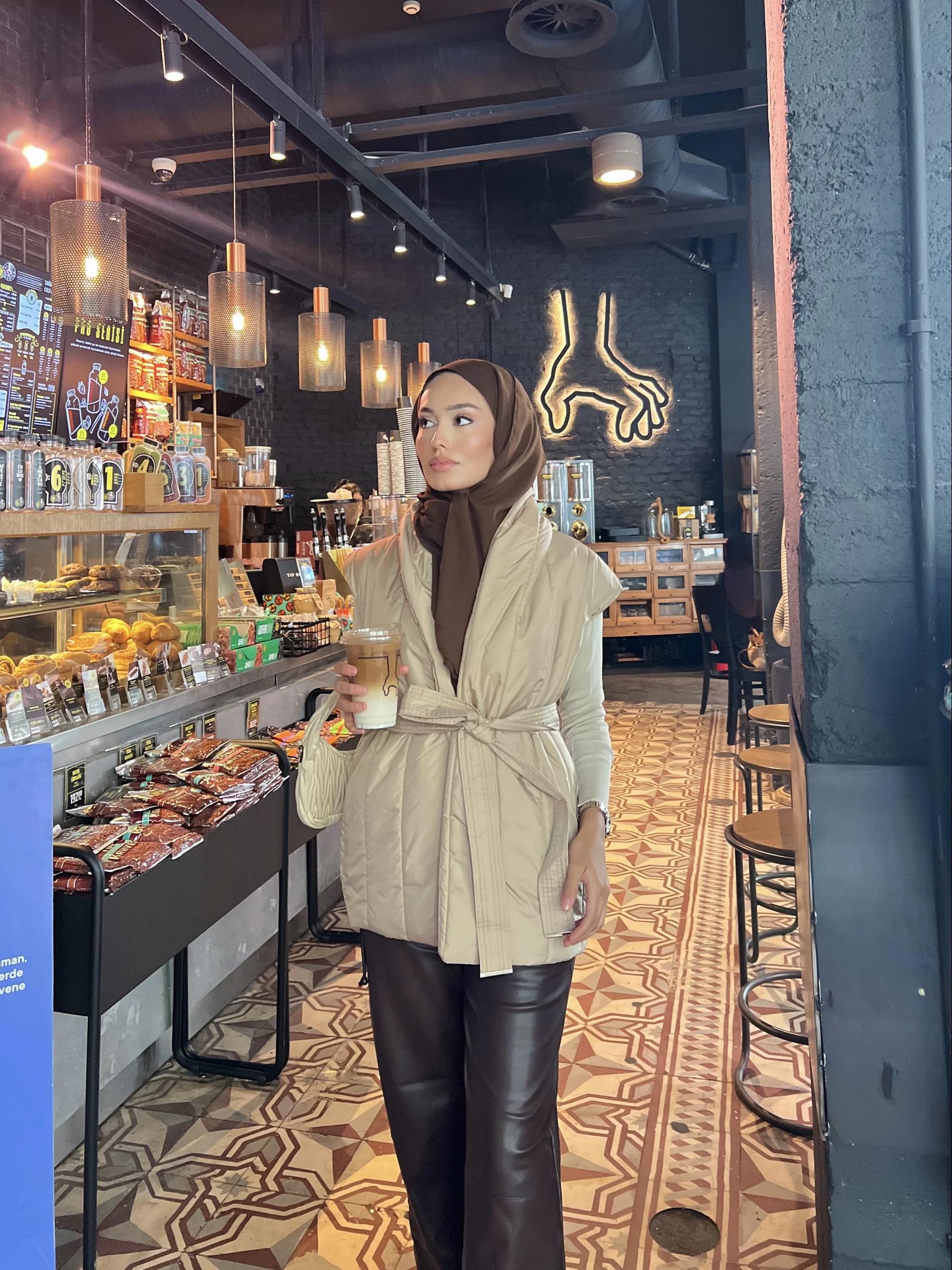 Arka Kısmı Triko Yelek - Krem