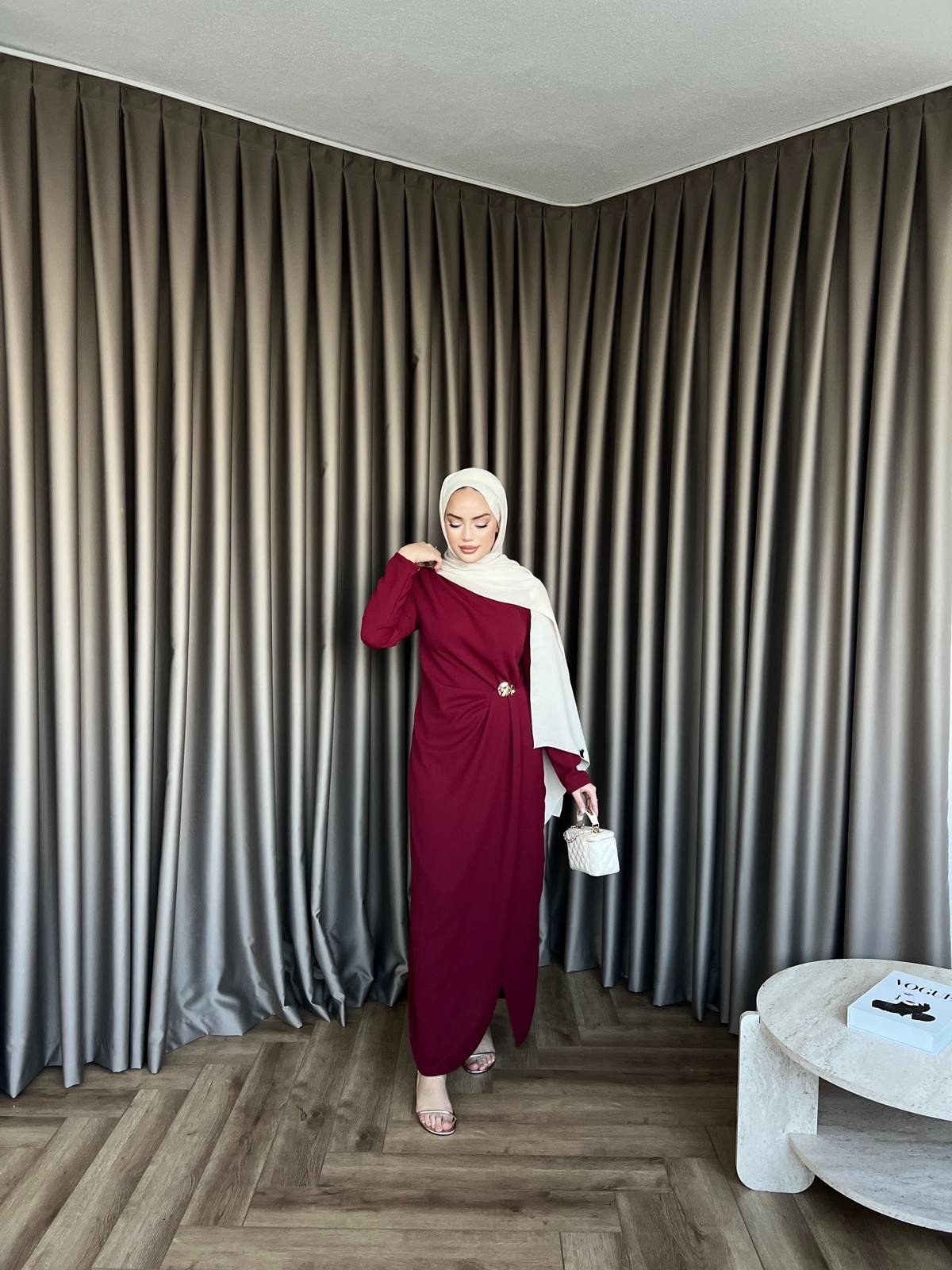 Asil Yan Detay Elbise - Bordo