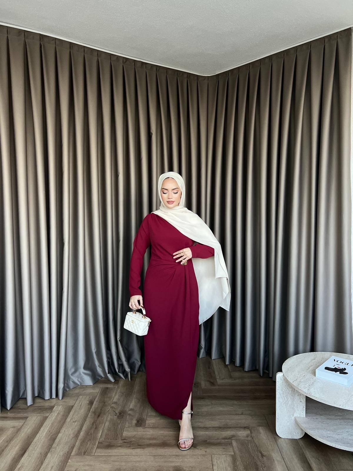 Asil Yan Detay Elbise - Bordo