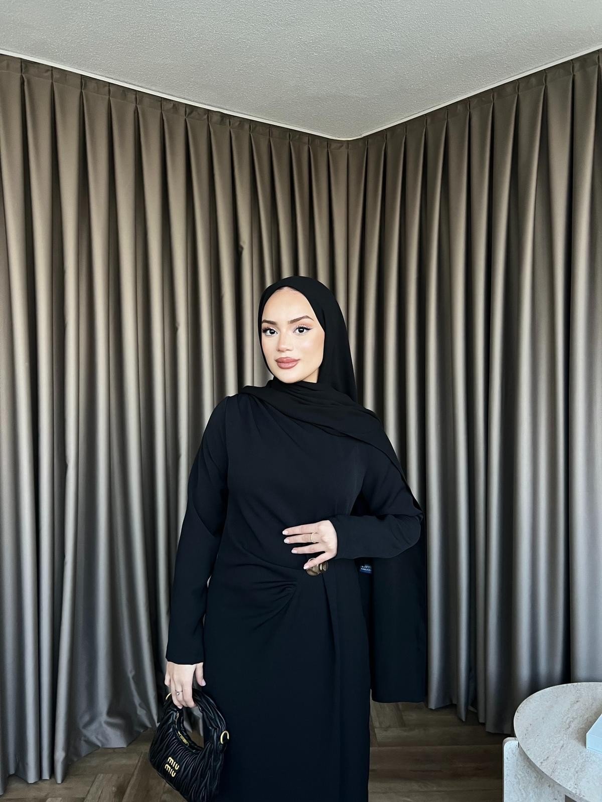 Asil Yan Detay Elbise - Siyah