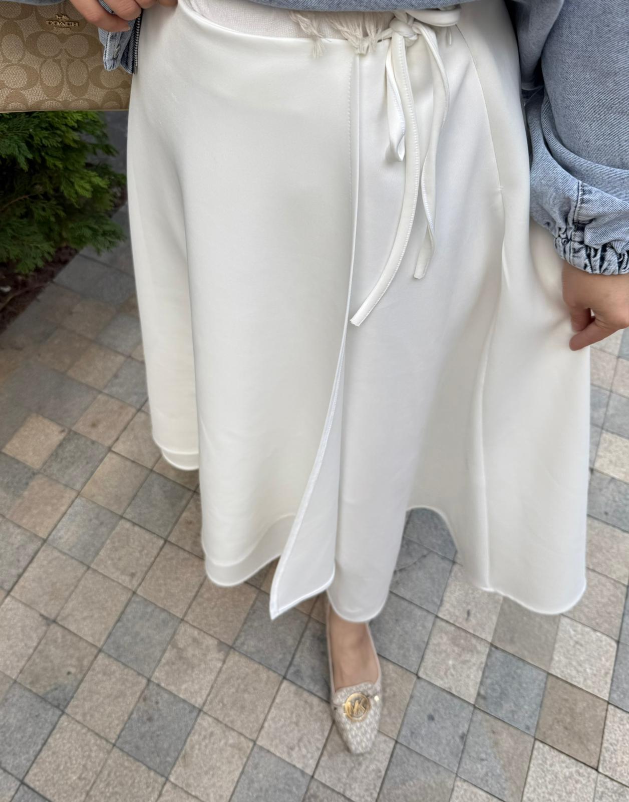 Bağcıklı Scuba Etek - Beyaz