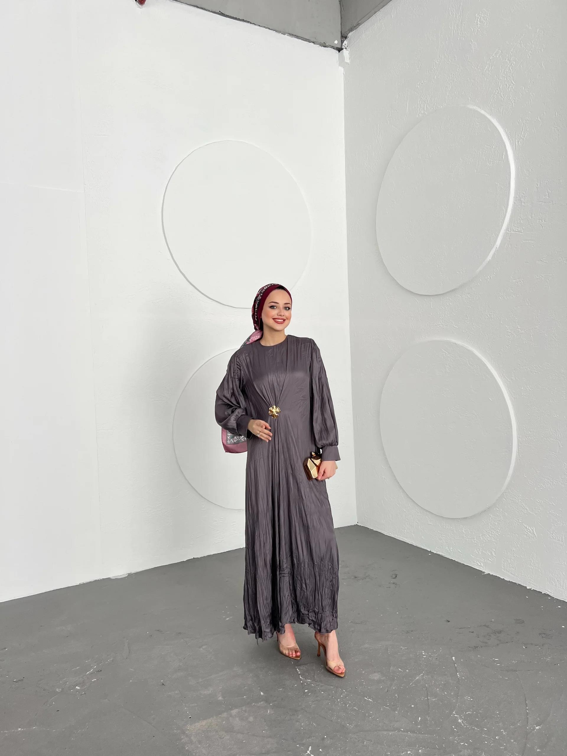 Broşlu Aden Elbise - Antrasit