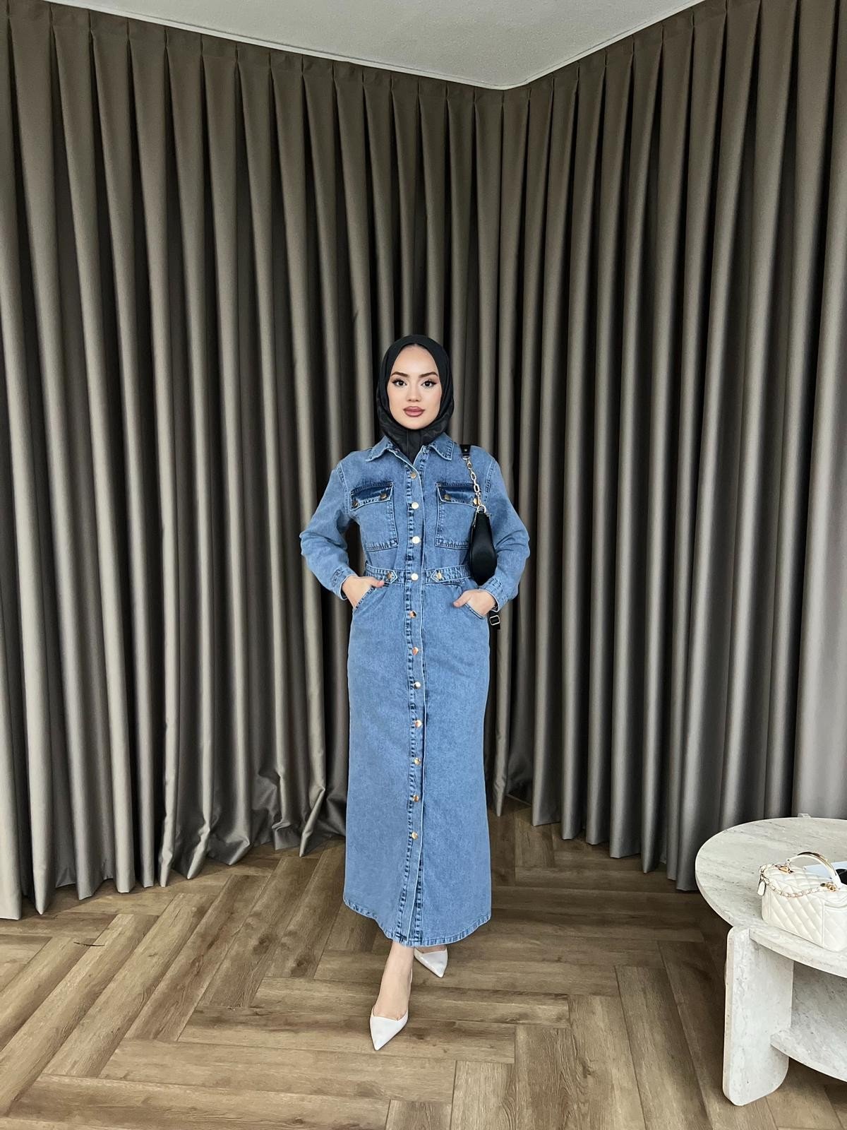 Çiçek Düğmeli Kot Elbise - Açık Mavi