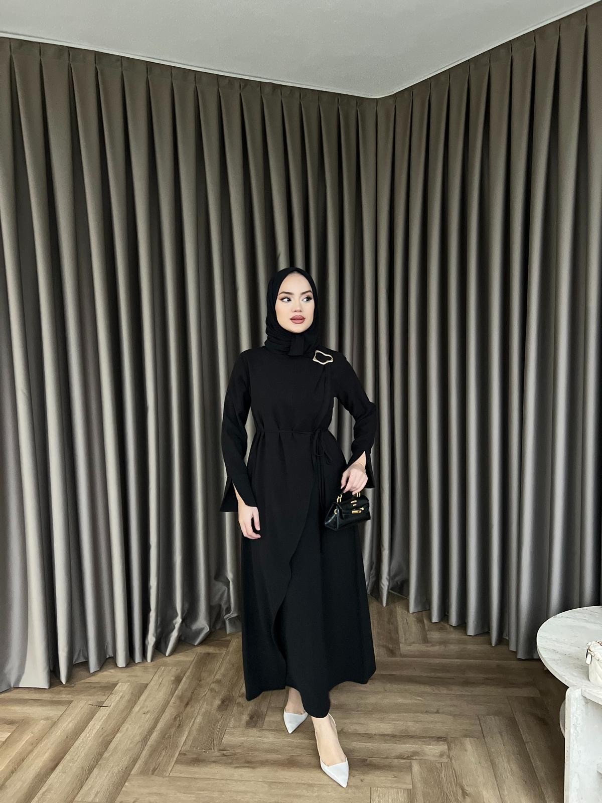 Desli Broşlu Elbise - Siyah