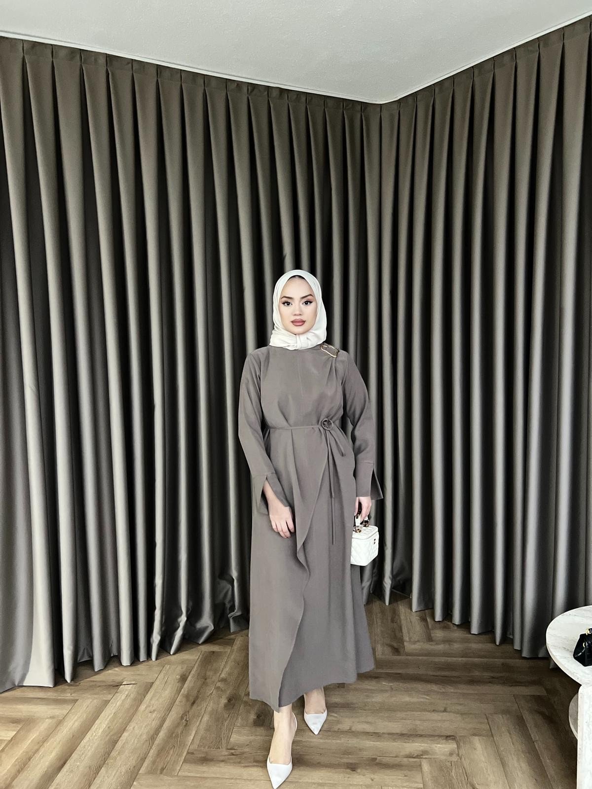 Desli Broşlu Elbise - Vizon