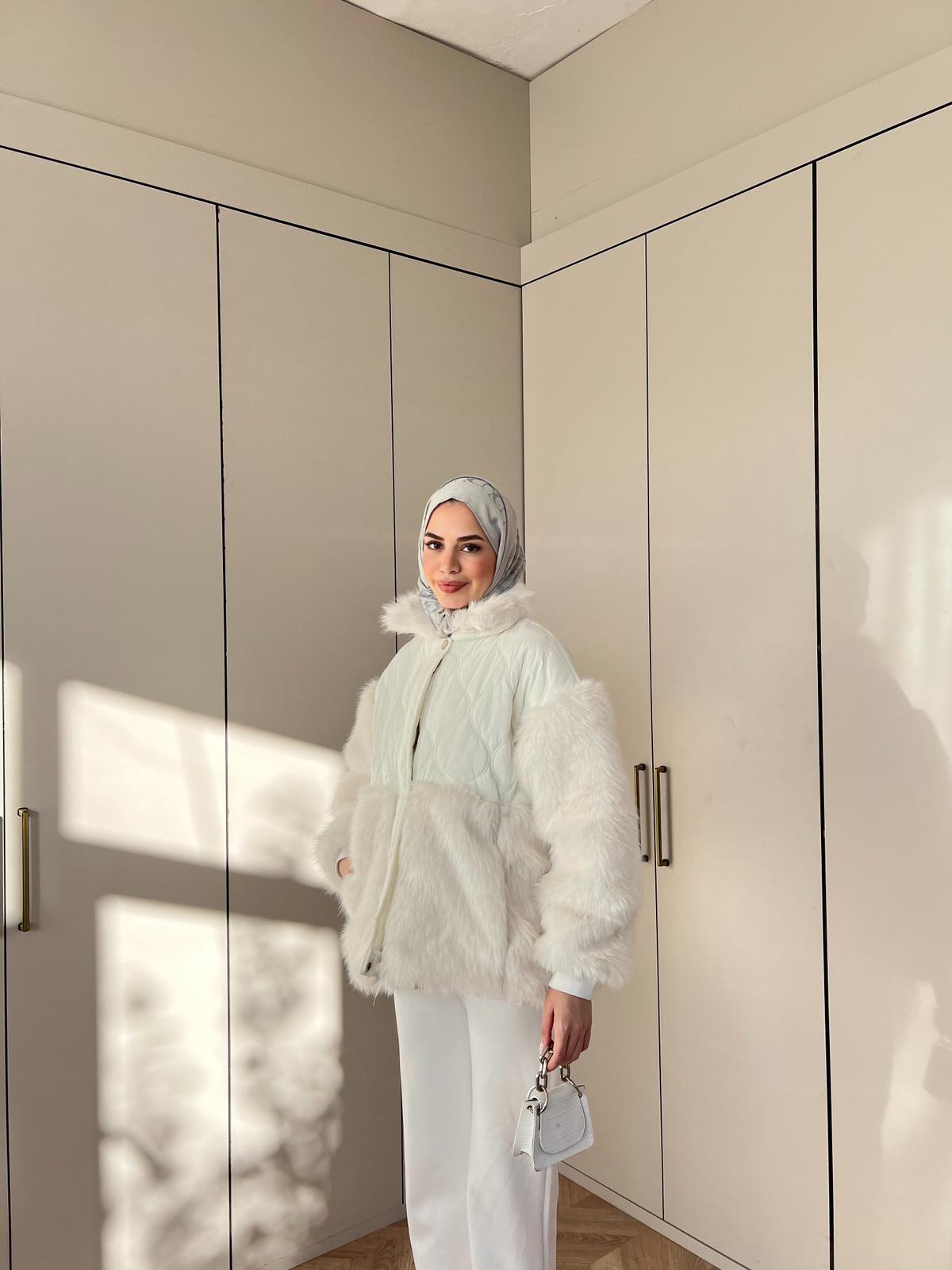 Dina Kürk Detaylı Mont Ekru