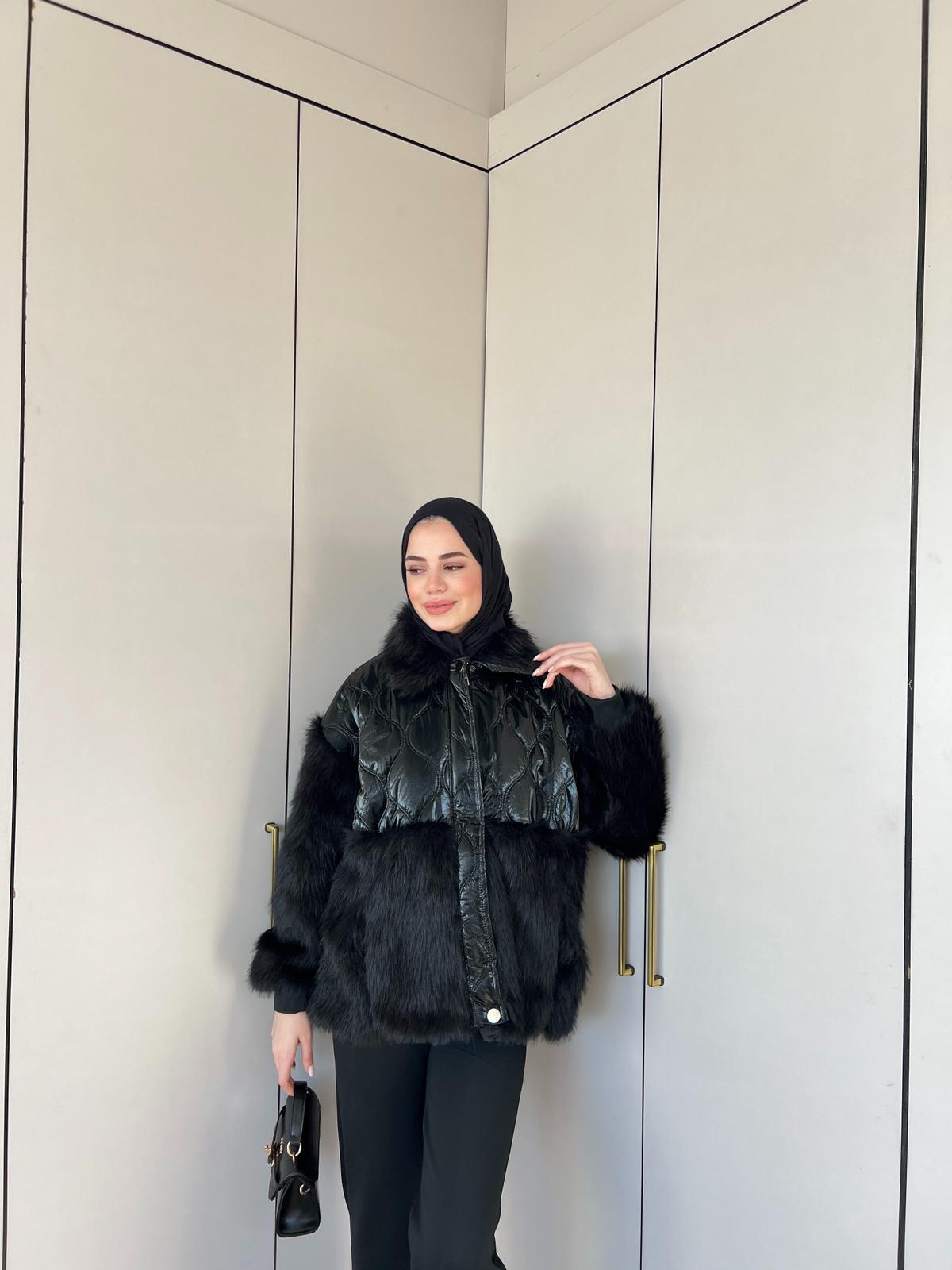 Dina Kürk Detaylı Mont Siyah