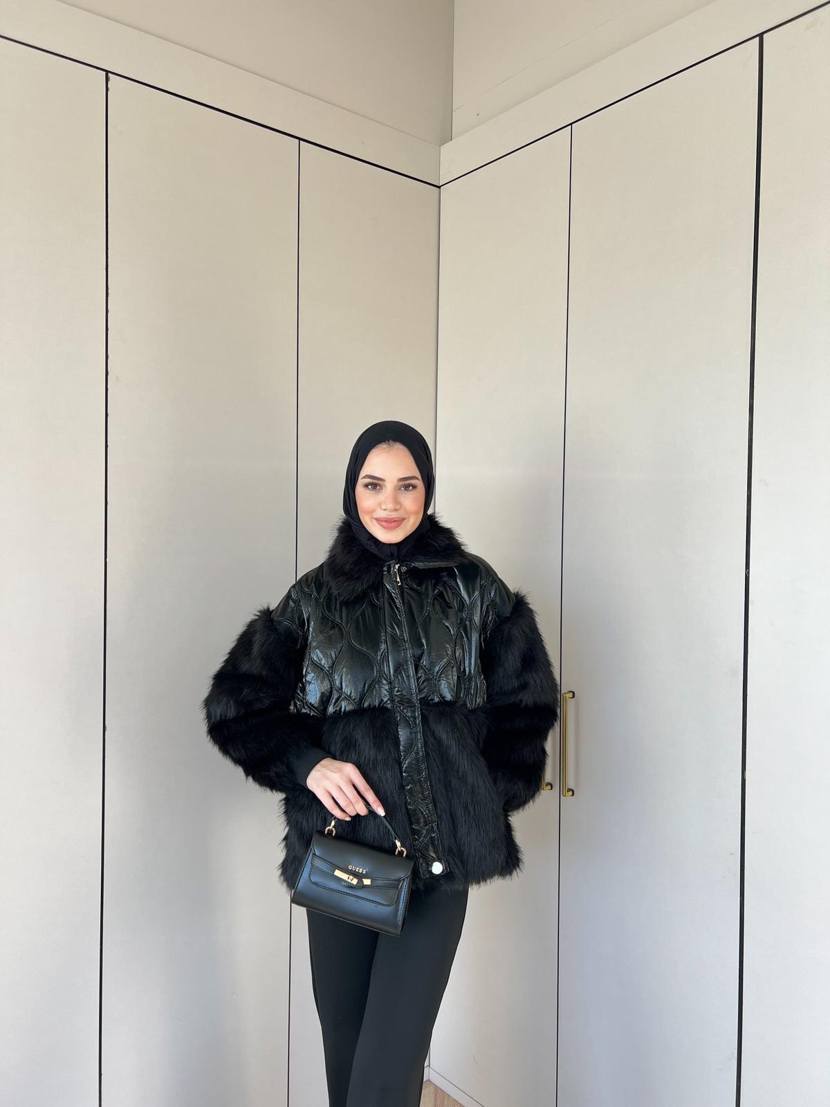 Dina Kürk Detaylı Mont Siyah