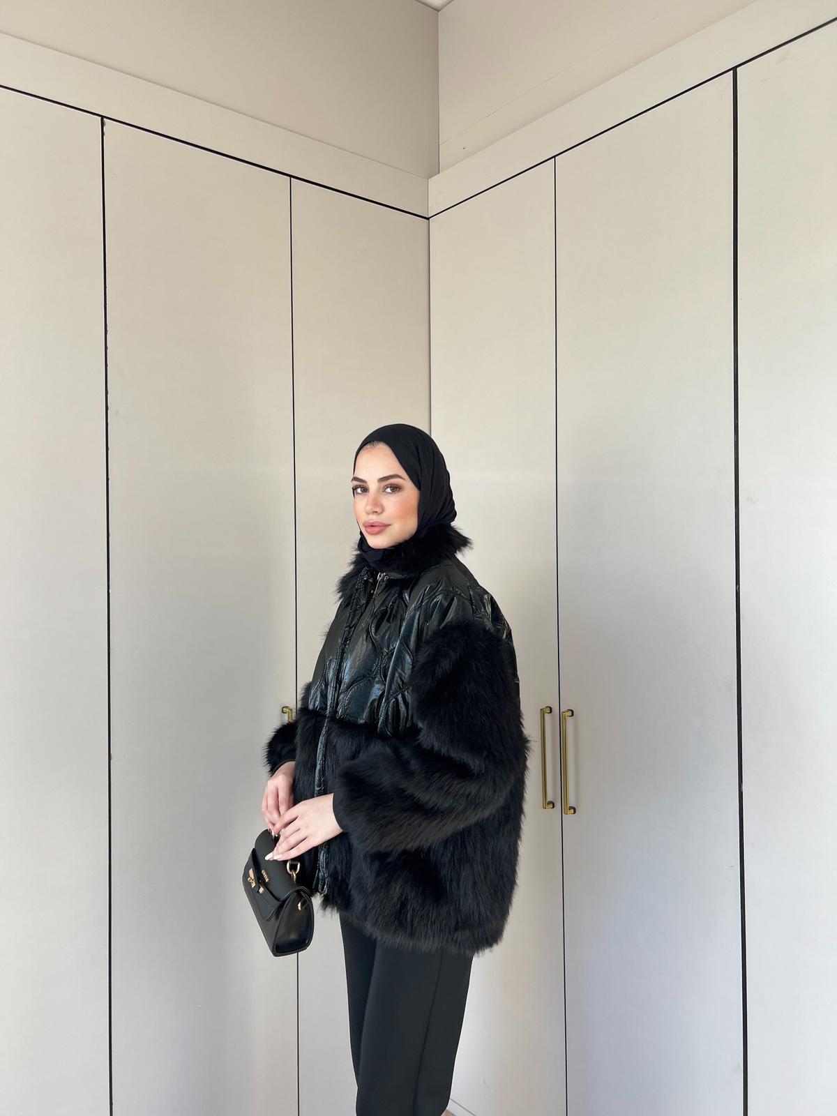 Dina Kürk Detaylı Mont Siyah