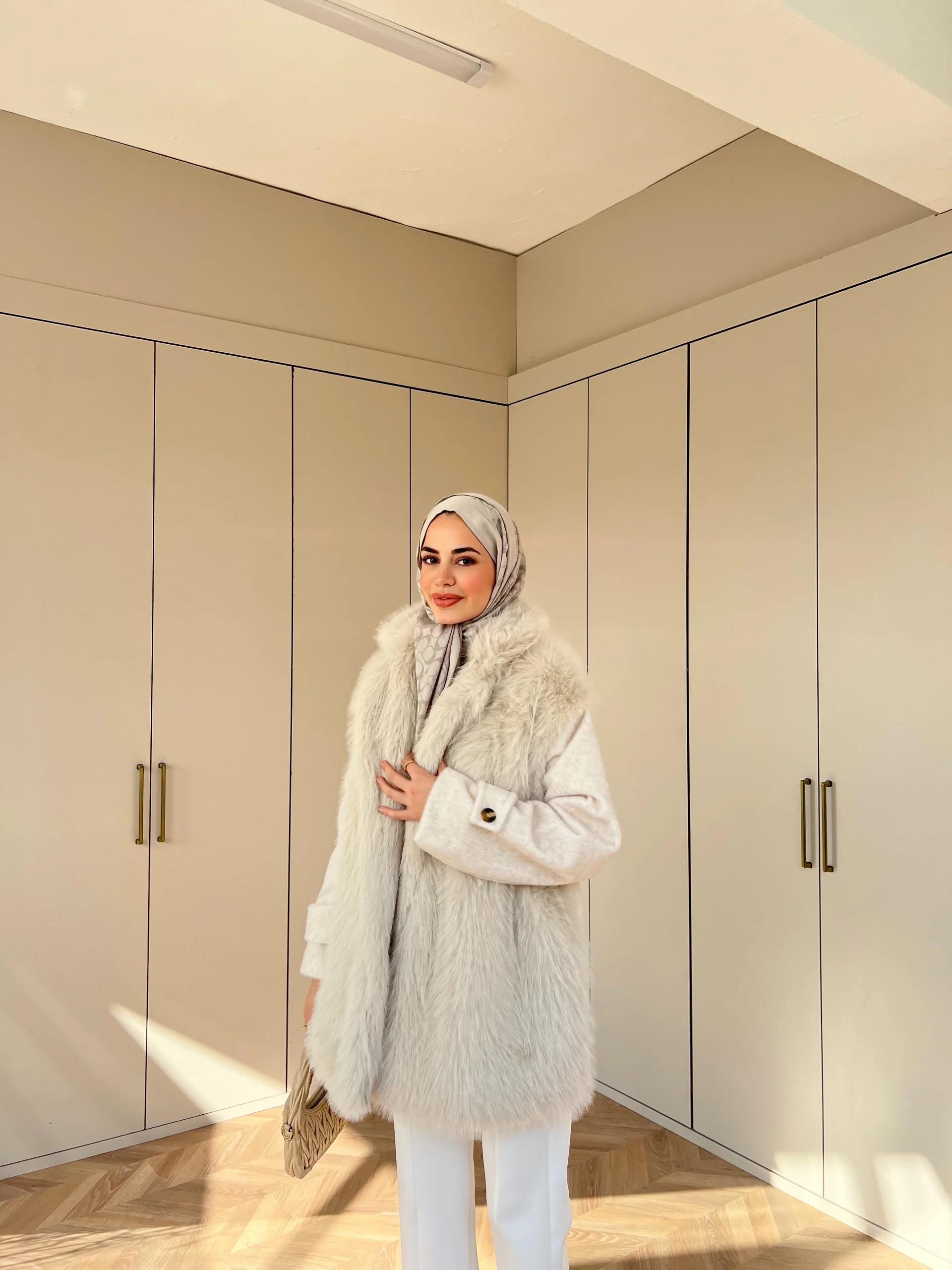 Esma Kürk Mont - Bej