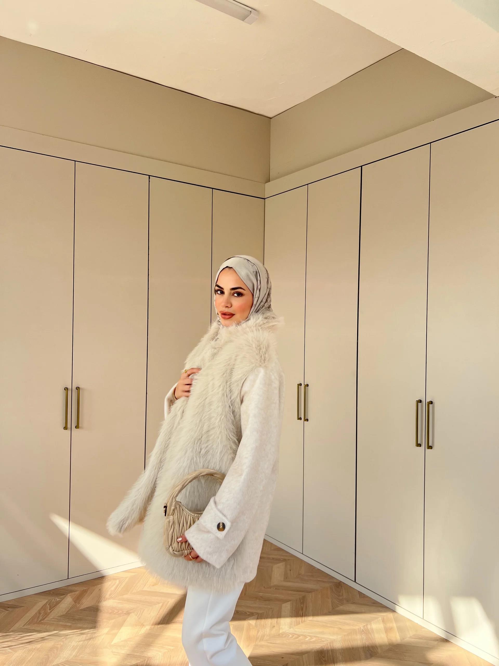Esma Kürk Mont - Bej