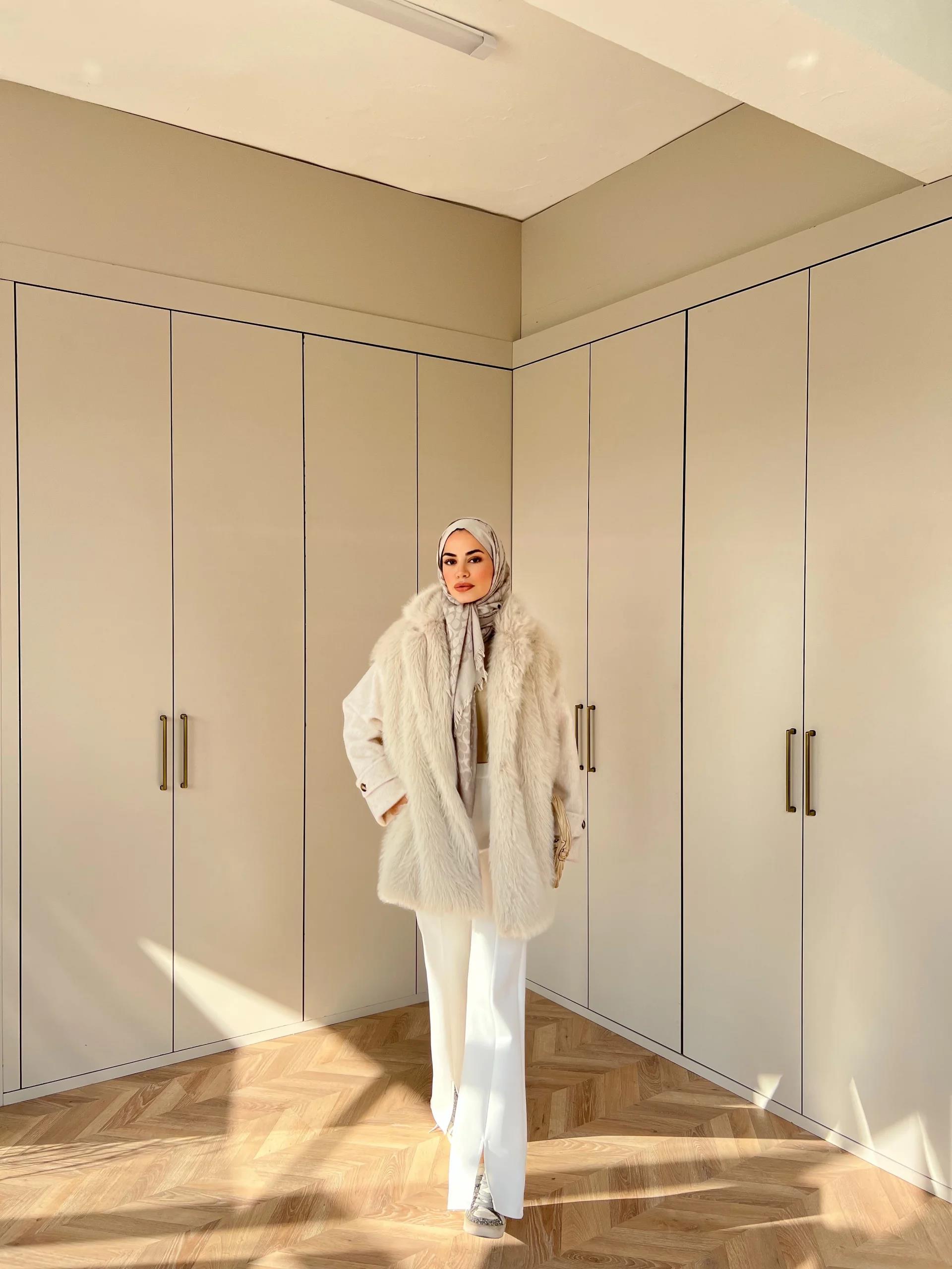 Esma Kürk Mont - Bej