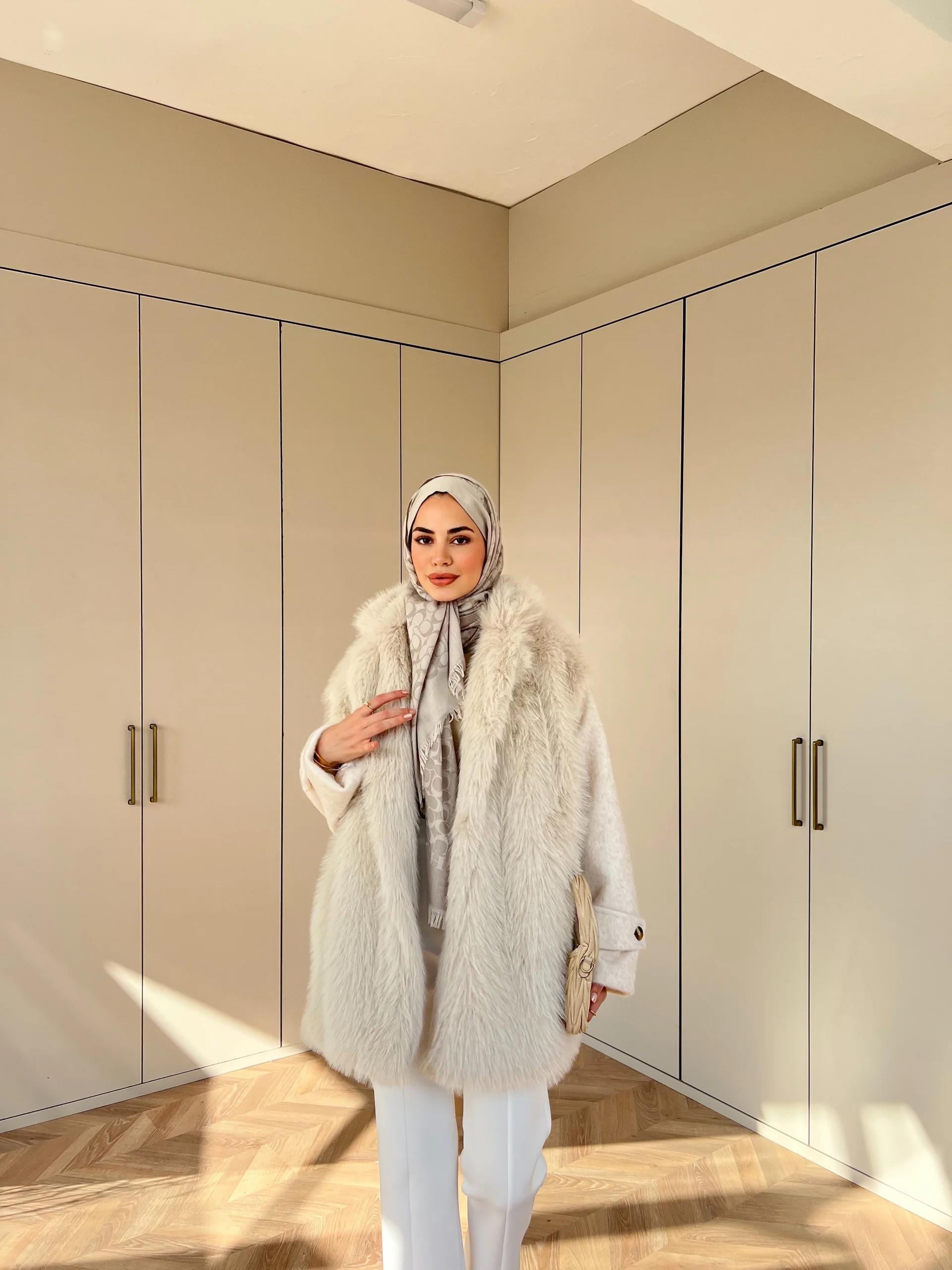 Esma Kürk Mont - Bej