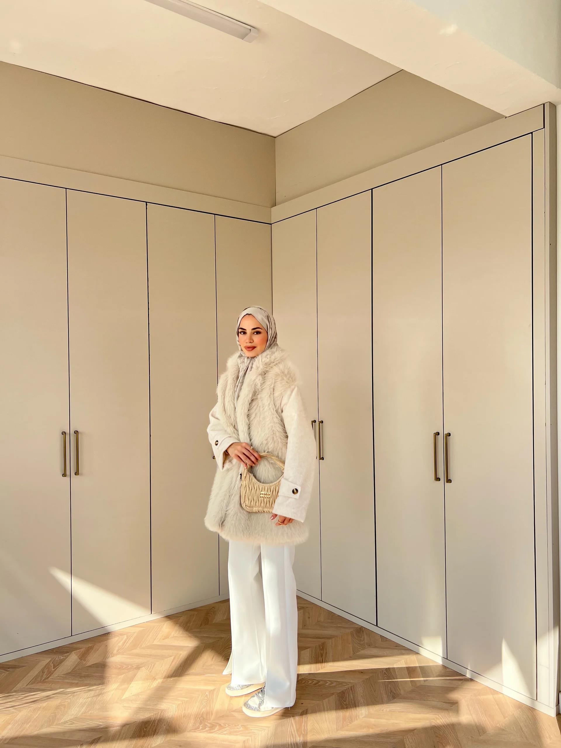 Esma Kürk Mont - Bej