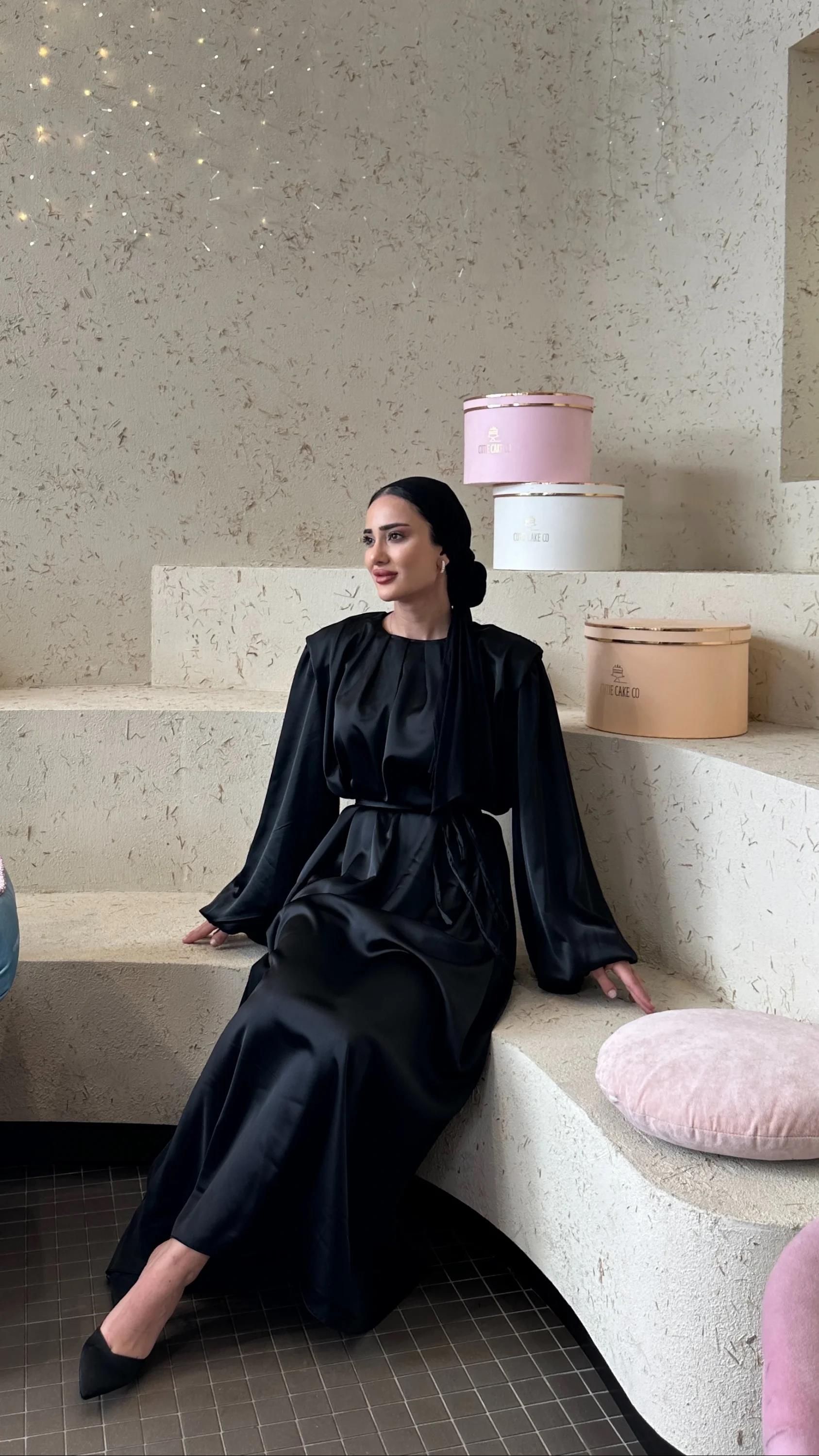 Lily Saten Elbise Siyah