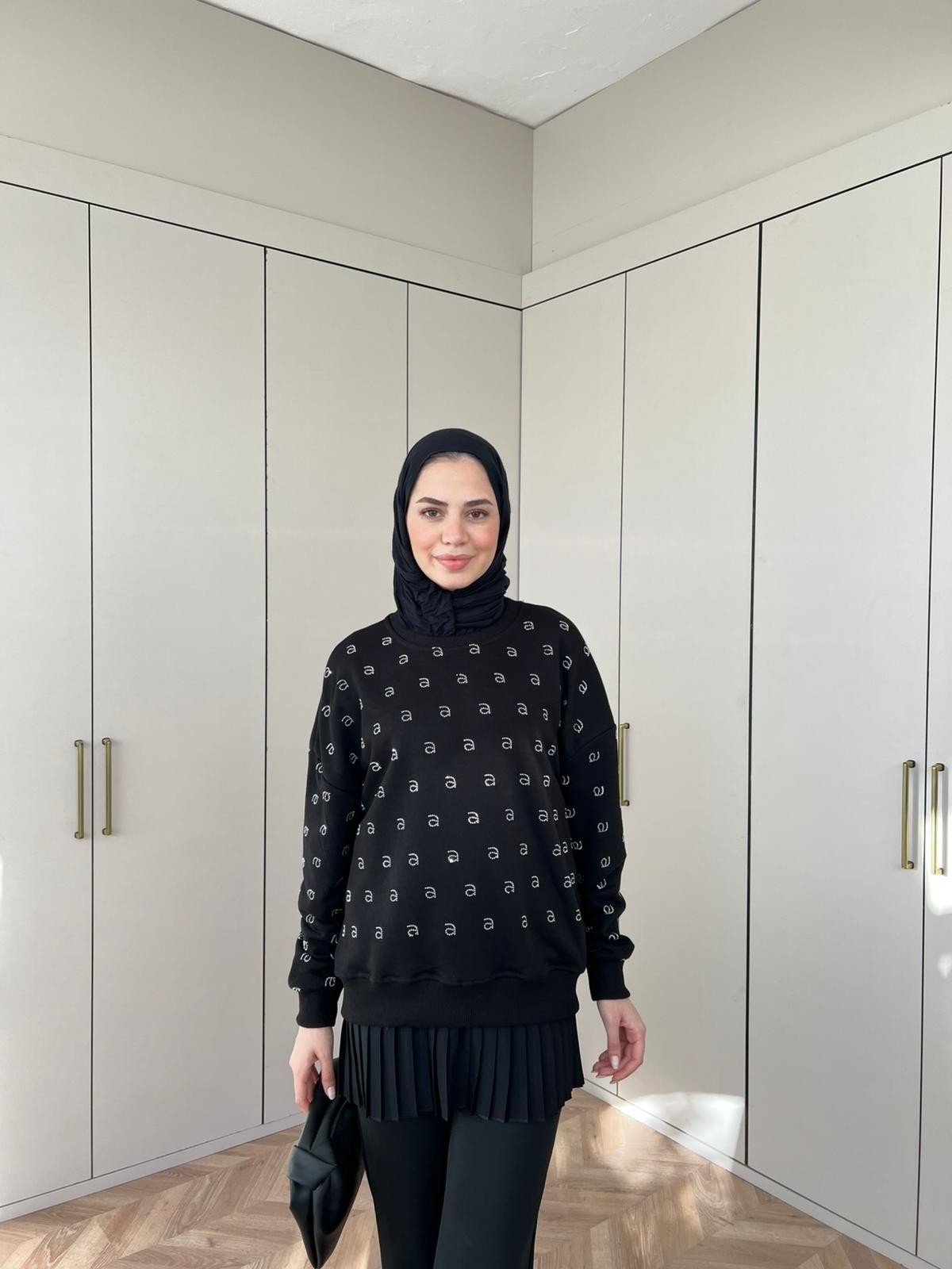 Muadil Harf Taşlı Sweat - Siyah