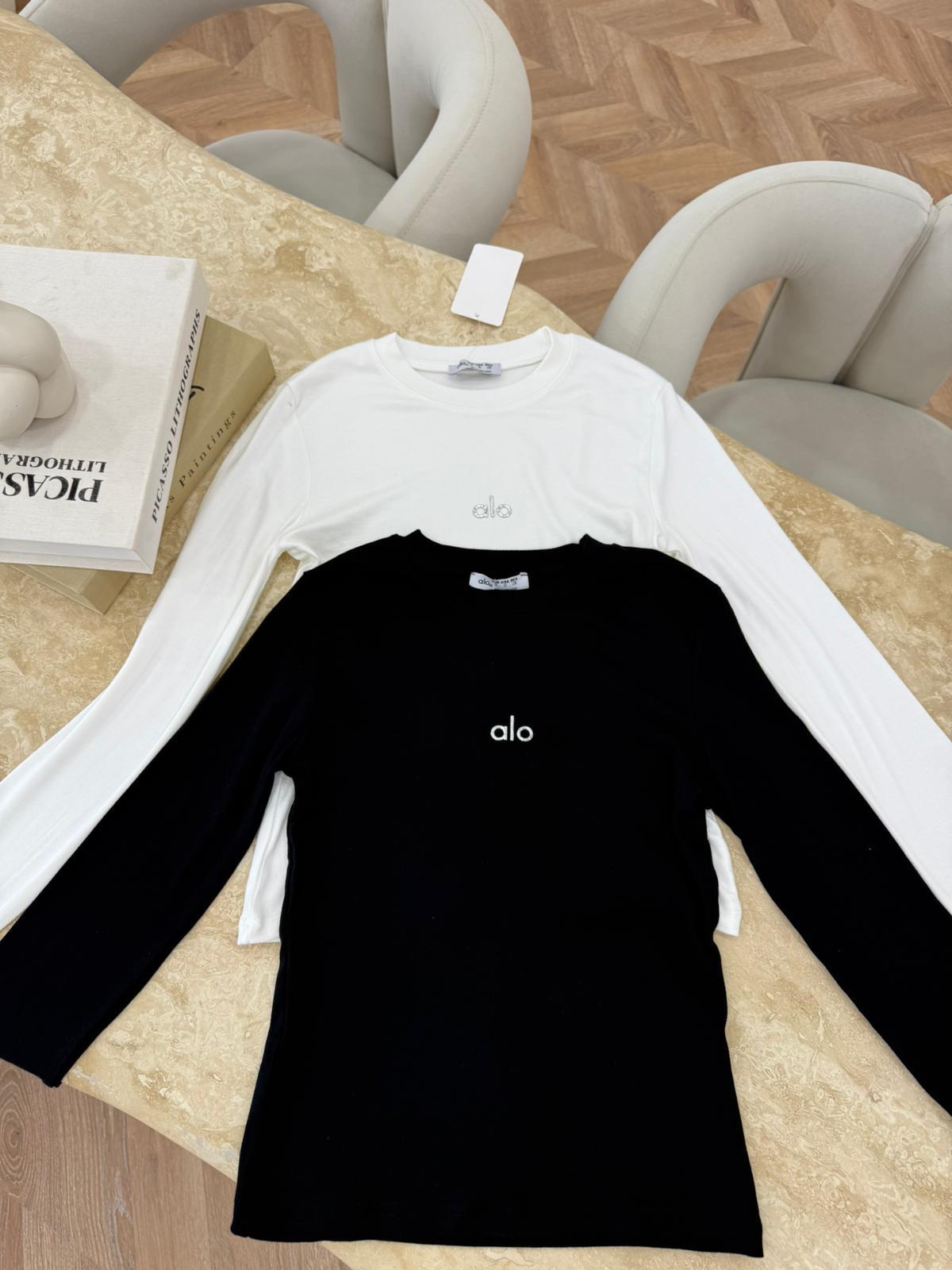 Muadil Ön Yazılı A Parmak Geçmeli İçlik - Siyah