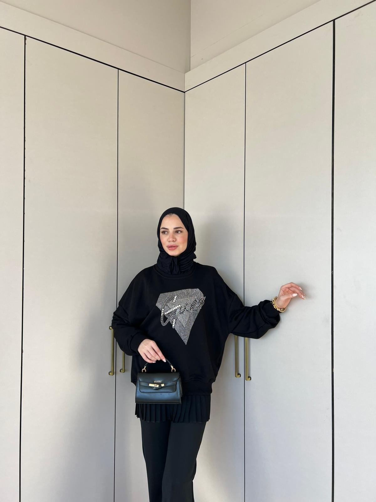 Muadil Yan Kısmı Boncuk Detaylı Sweat - Siyah