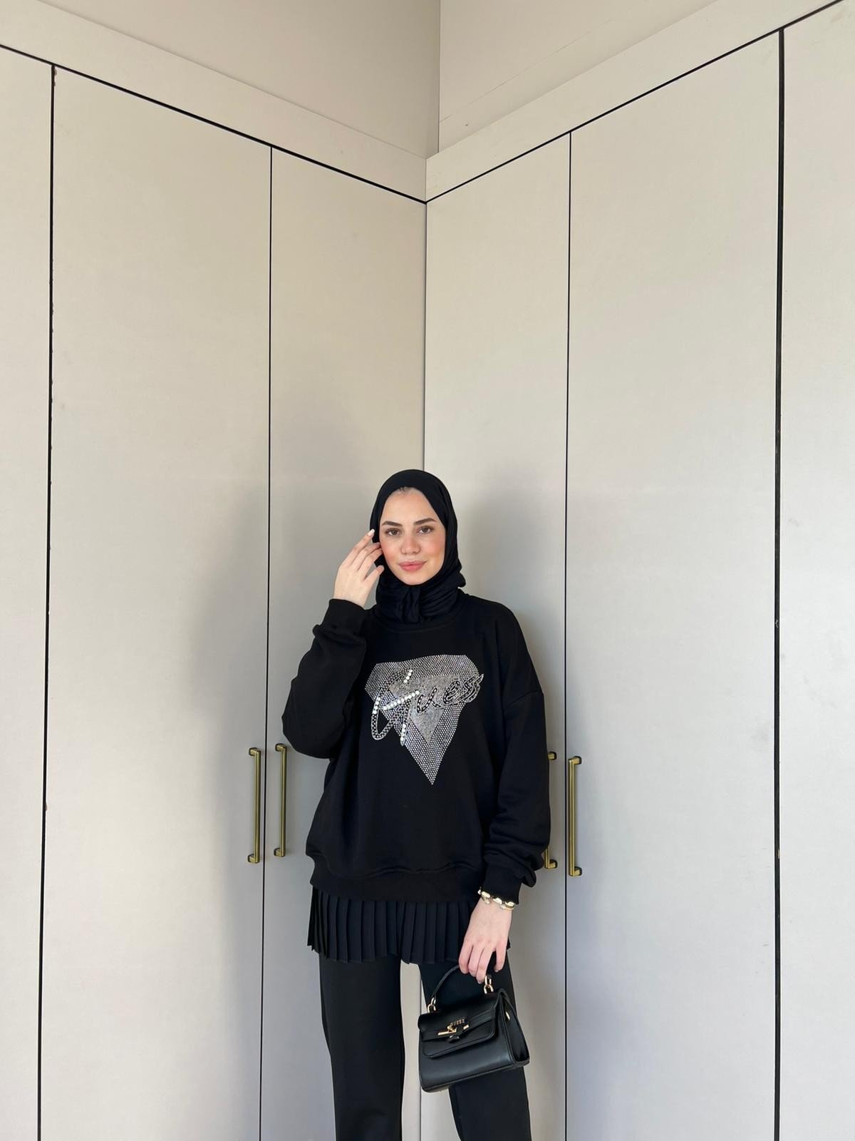 Muadil Yan Kısmı Boncuk Detaylı Sweat - Siyah