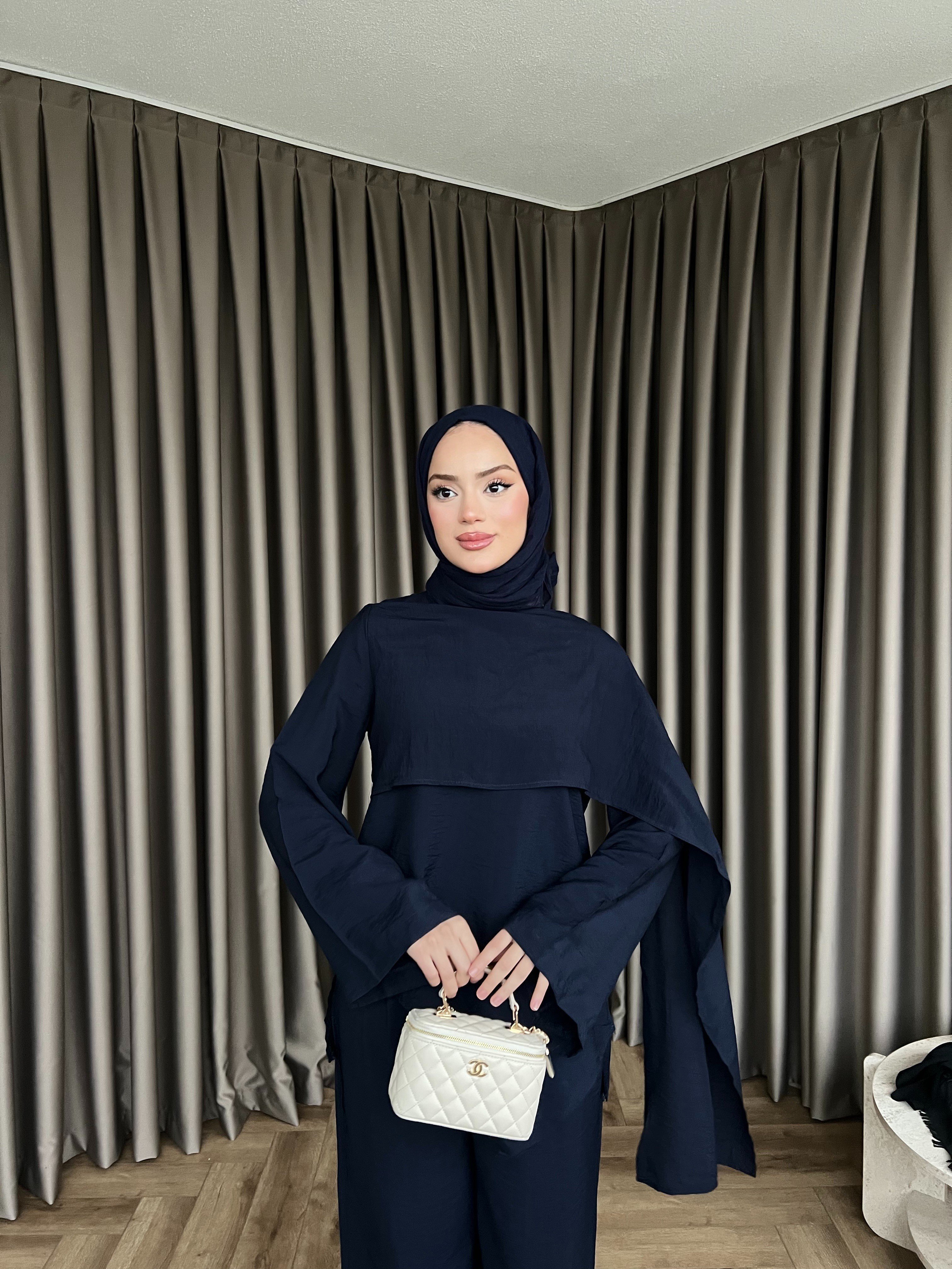 Pelerinli Pelin Takım - Laci