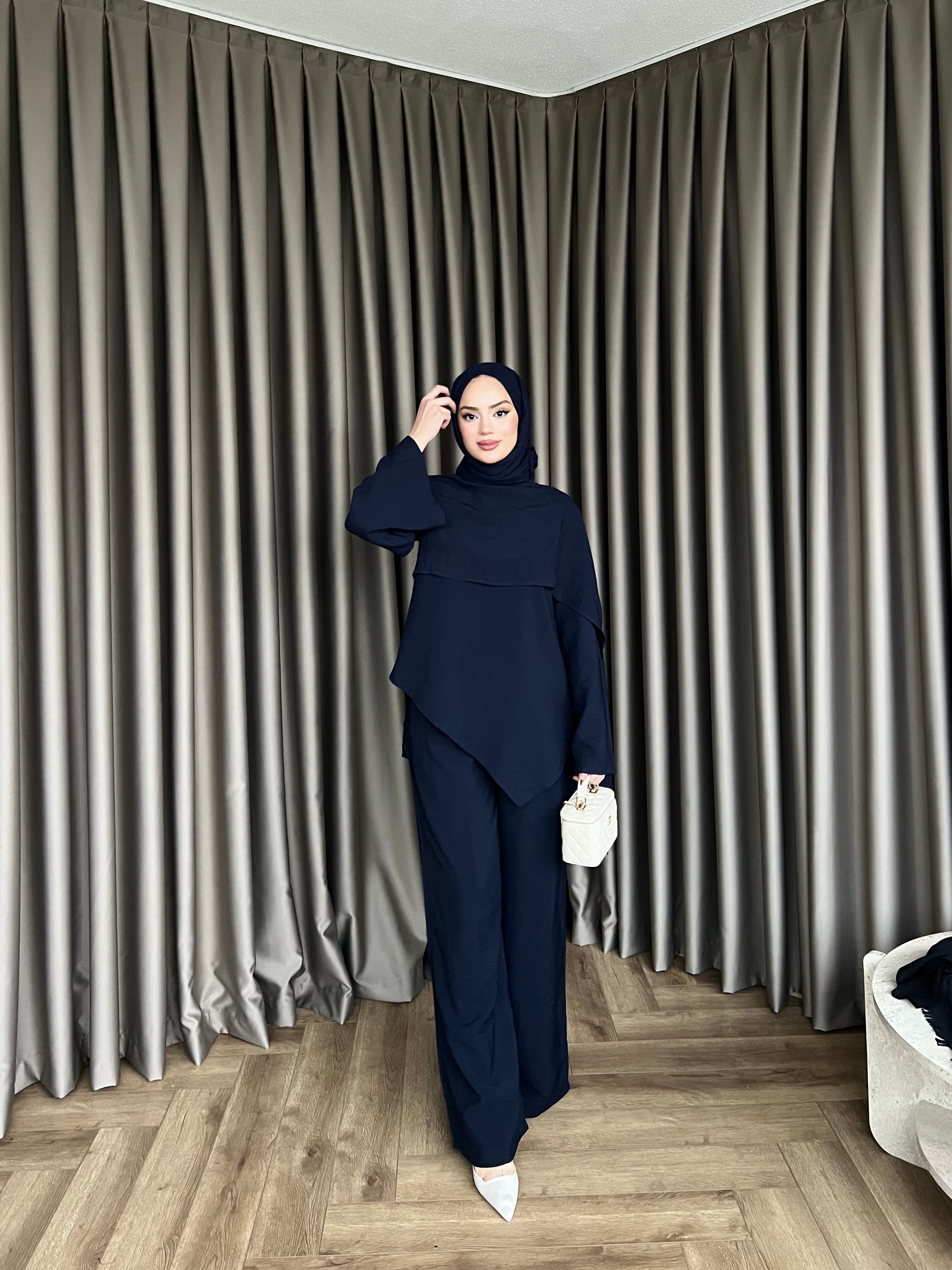 Pelerinli Pelin Takım - Laci