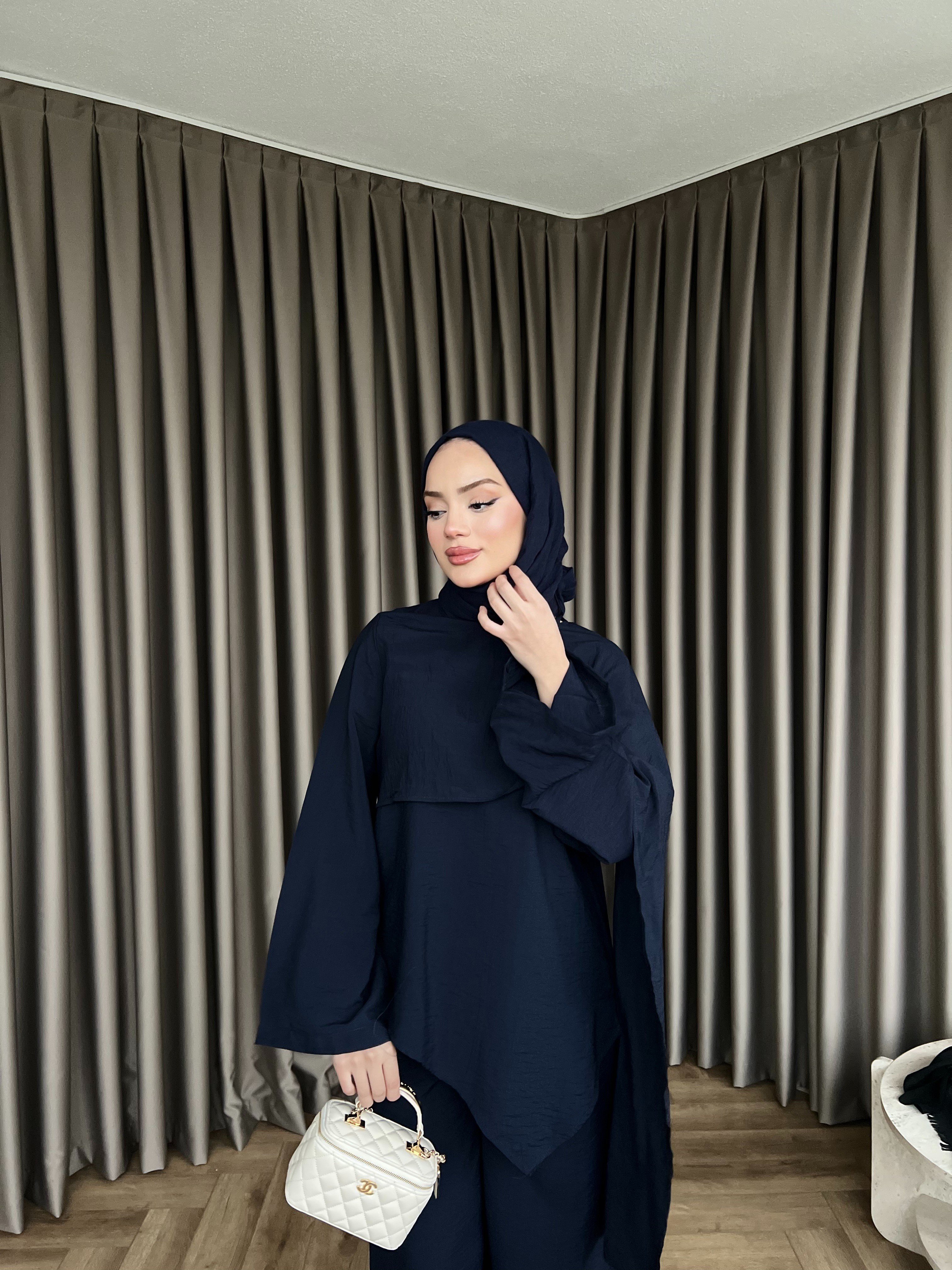 Pelerinli Pelin Takım - Laci