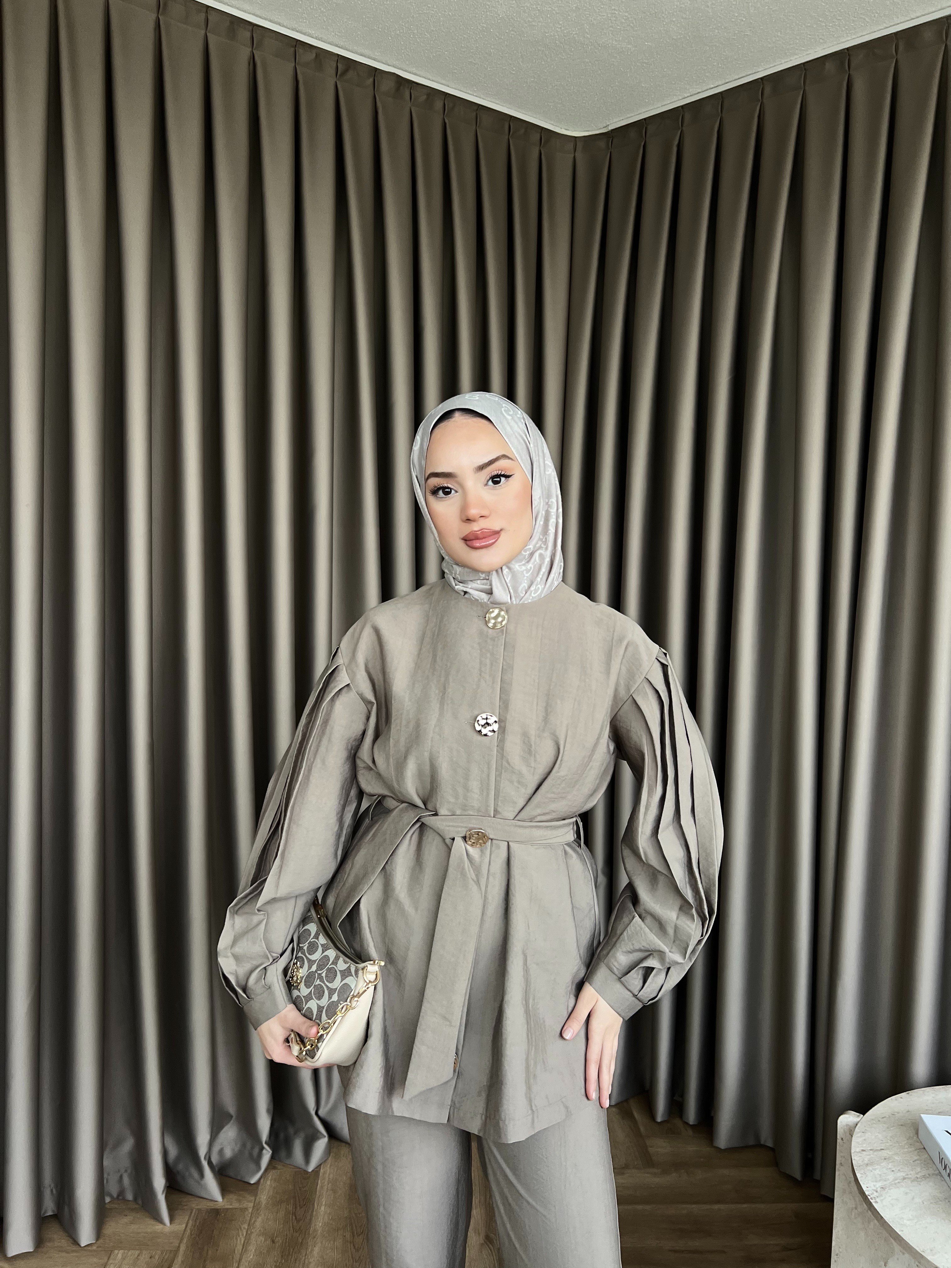 Rakkas Düğmeli Takım- Bej