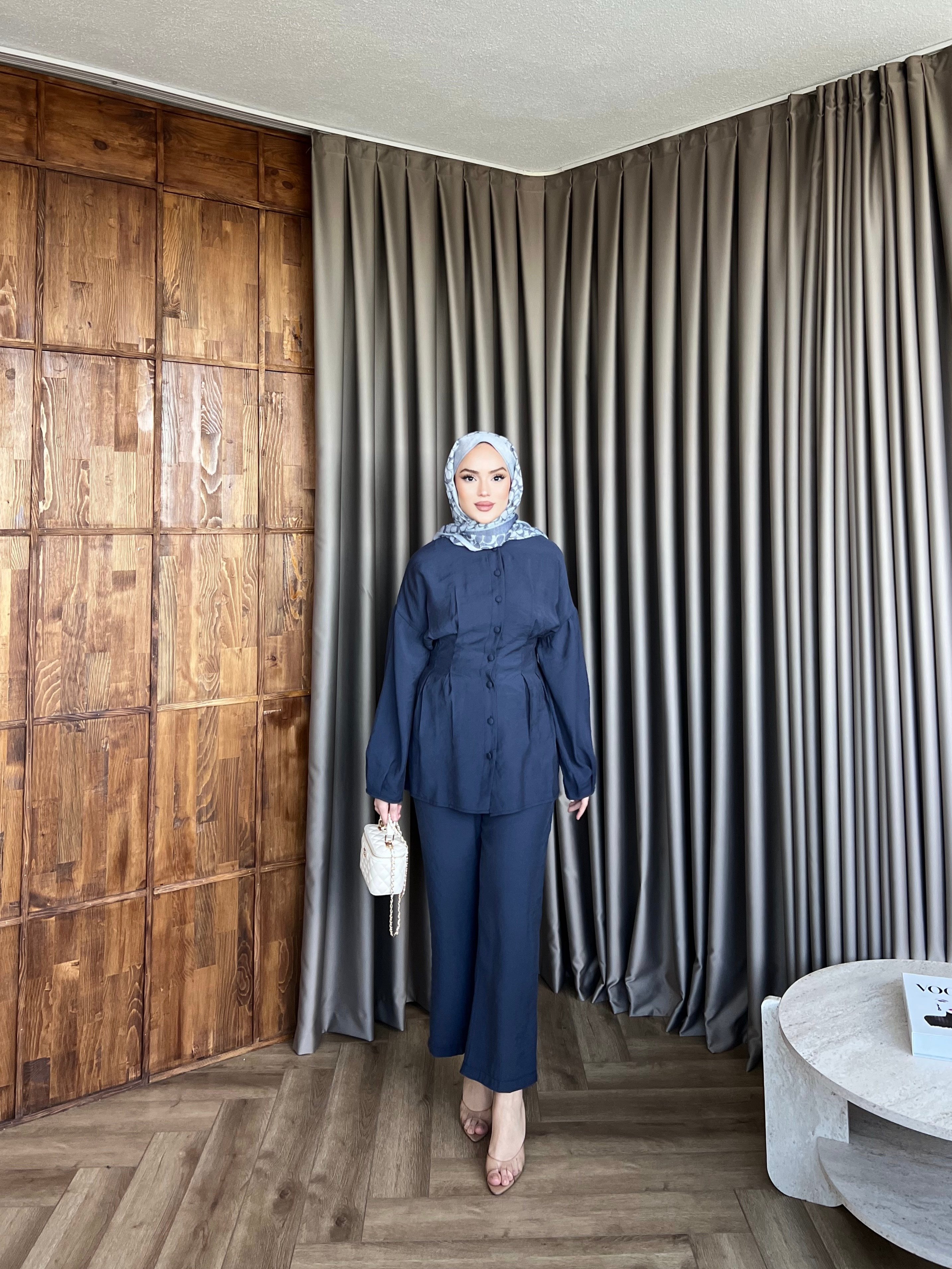 Rams Düğmeli Takım - Laci