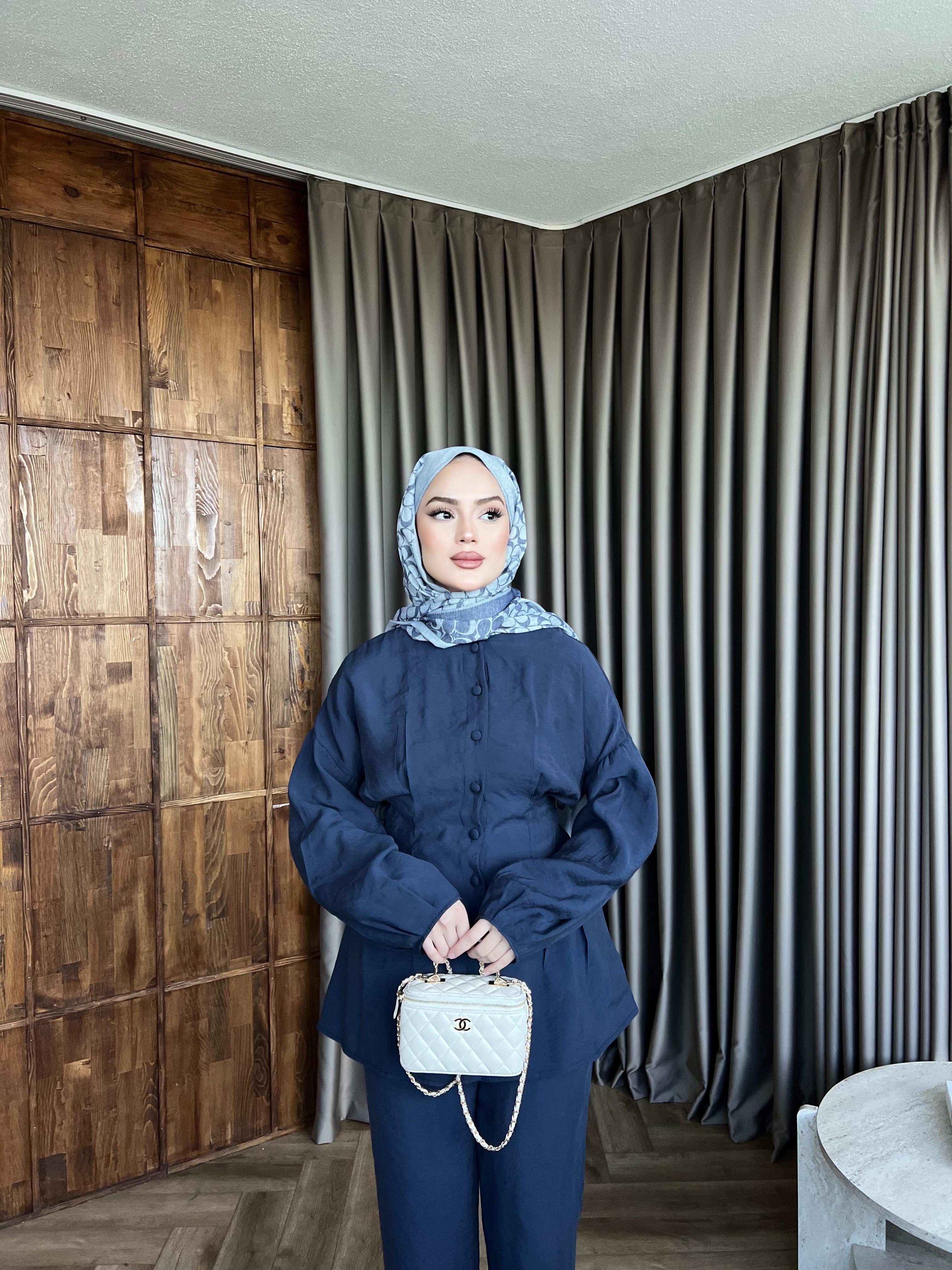 Rams Düğmeli Takım - Laci