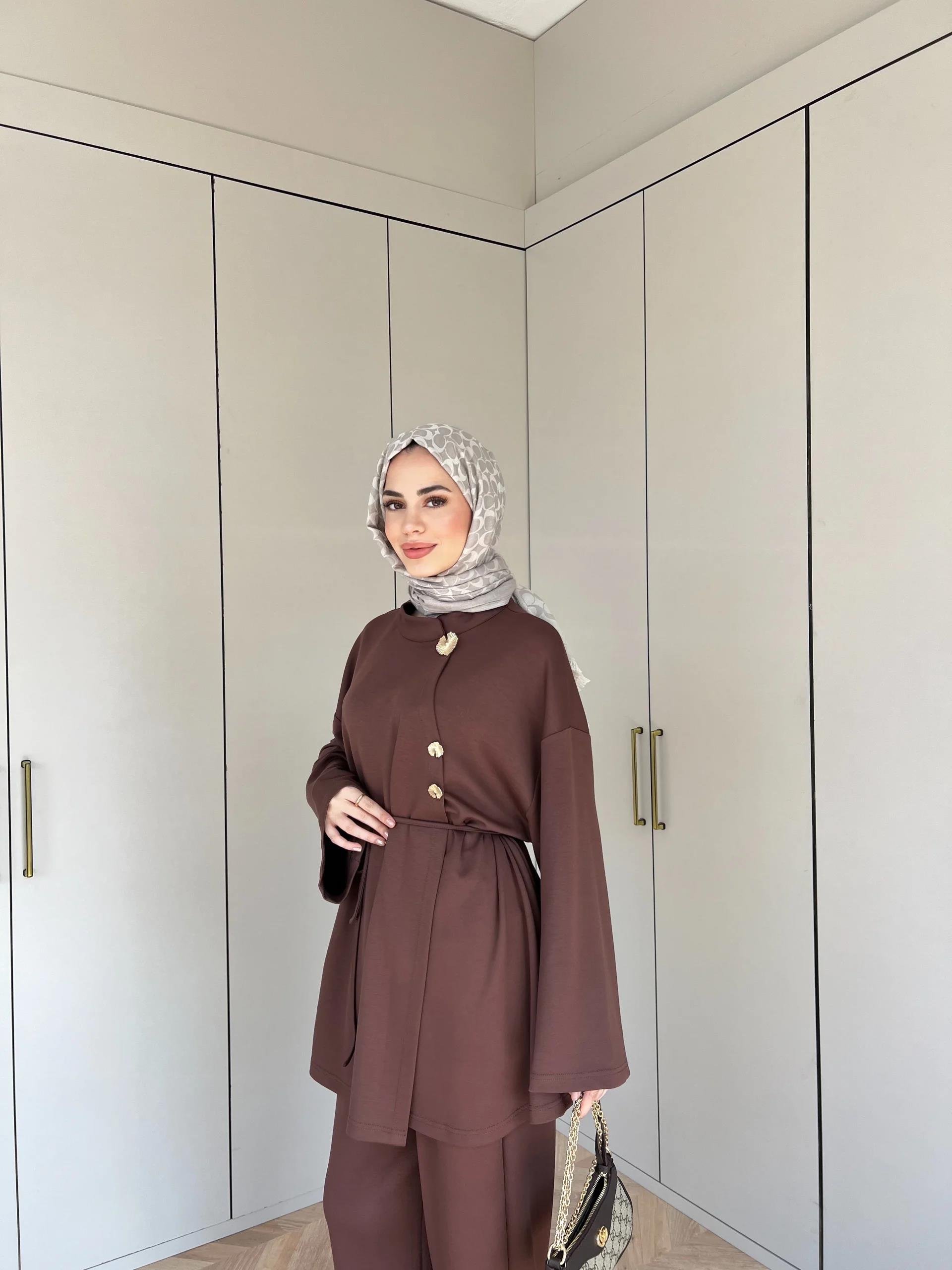Seda Broşlu Takım - Kahve