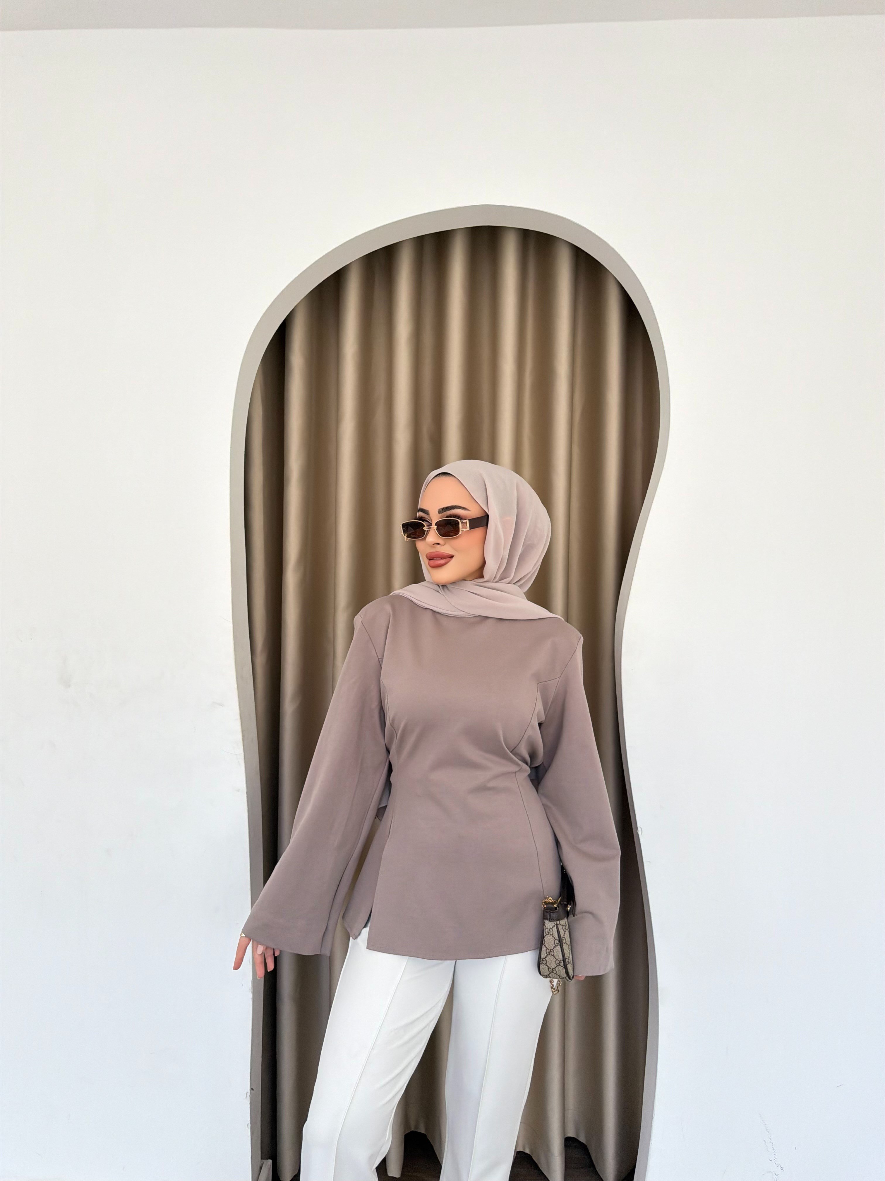 Sena Belden Oturtmalı Bluz - Vizon