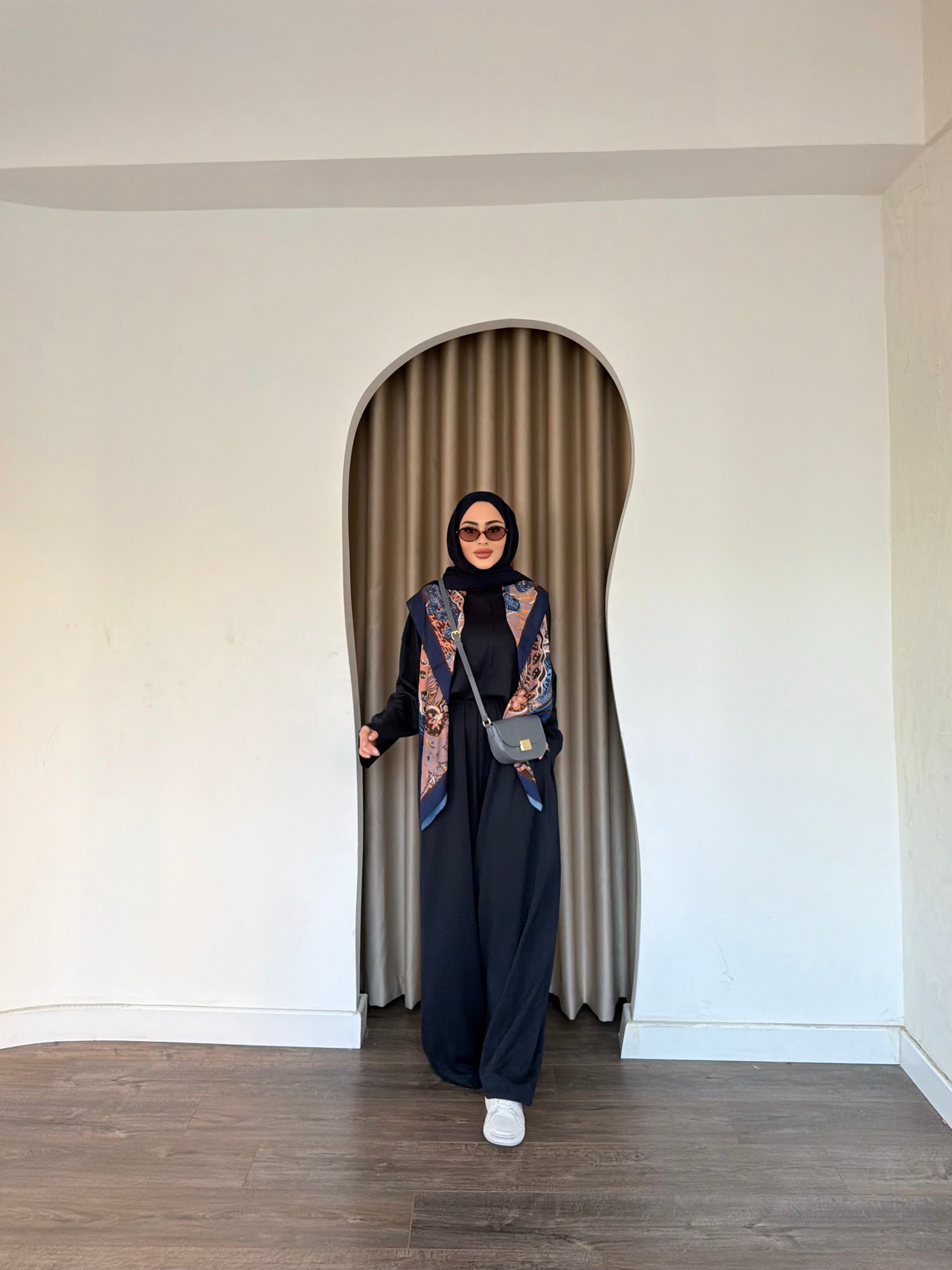 Zühre Oysh Takım - Laci