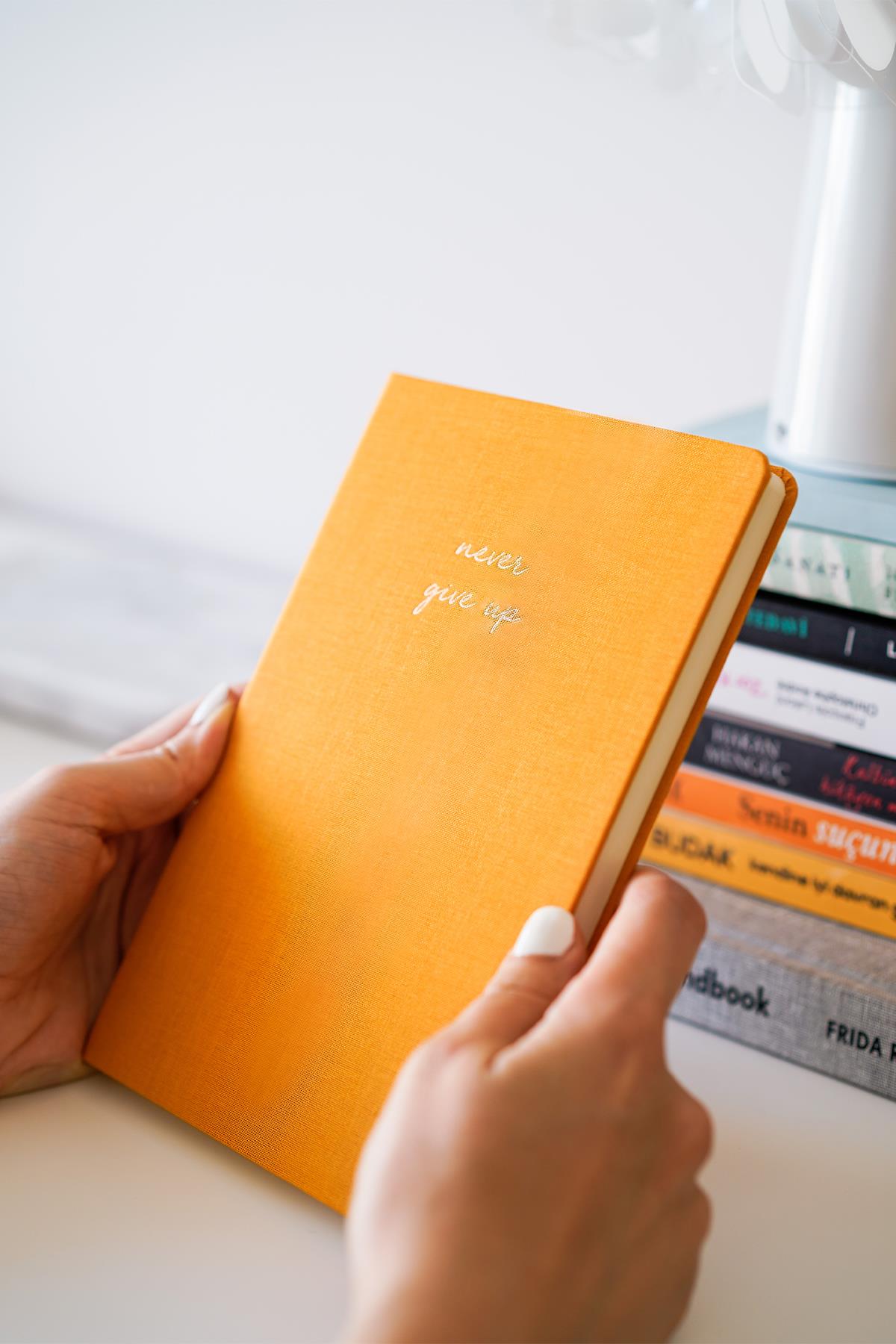 Matt Notebook 14x20 Sert Kapak Defter Düz,Çizgisiz Hardal