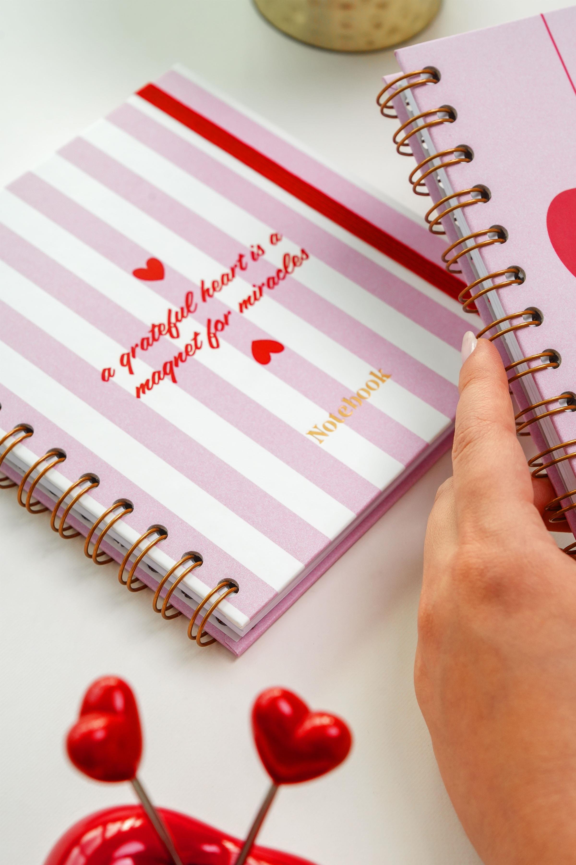 Matt Notebook 15x15 cm Kare 2'li Set Spiralli 2026 Yılı Haftalık Ajanda ve Defter Kalpler