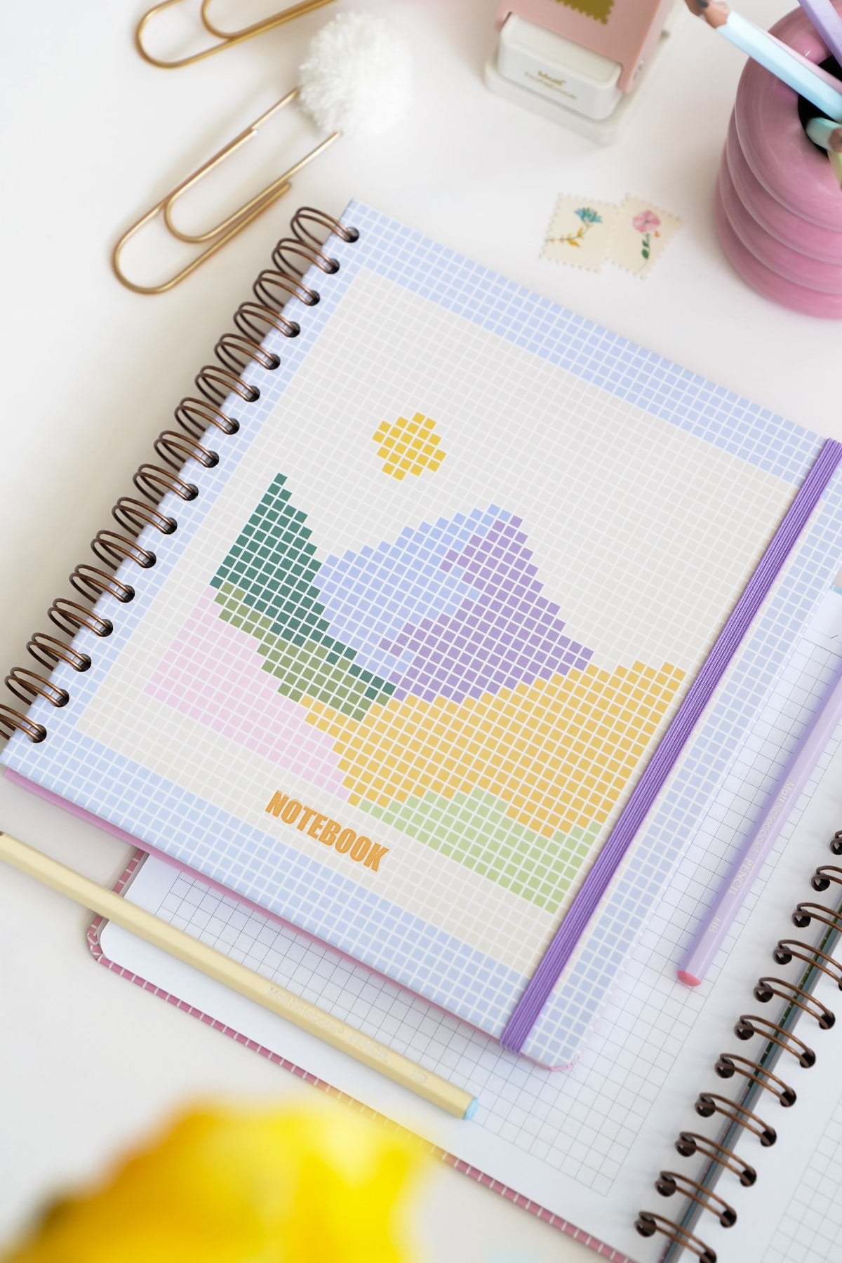 Matt Notebook 19x21 cm Kare Lastikli Spiralli Sert Kapak Not Defteri Kareli