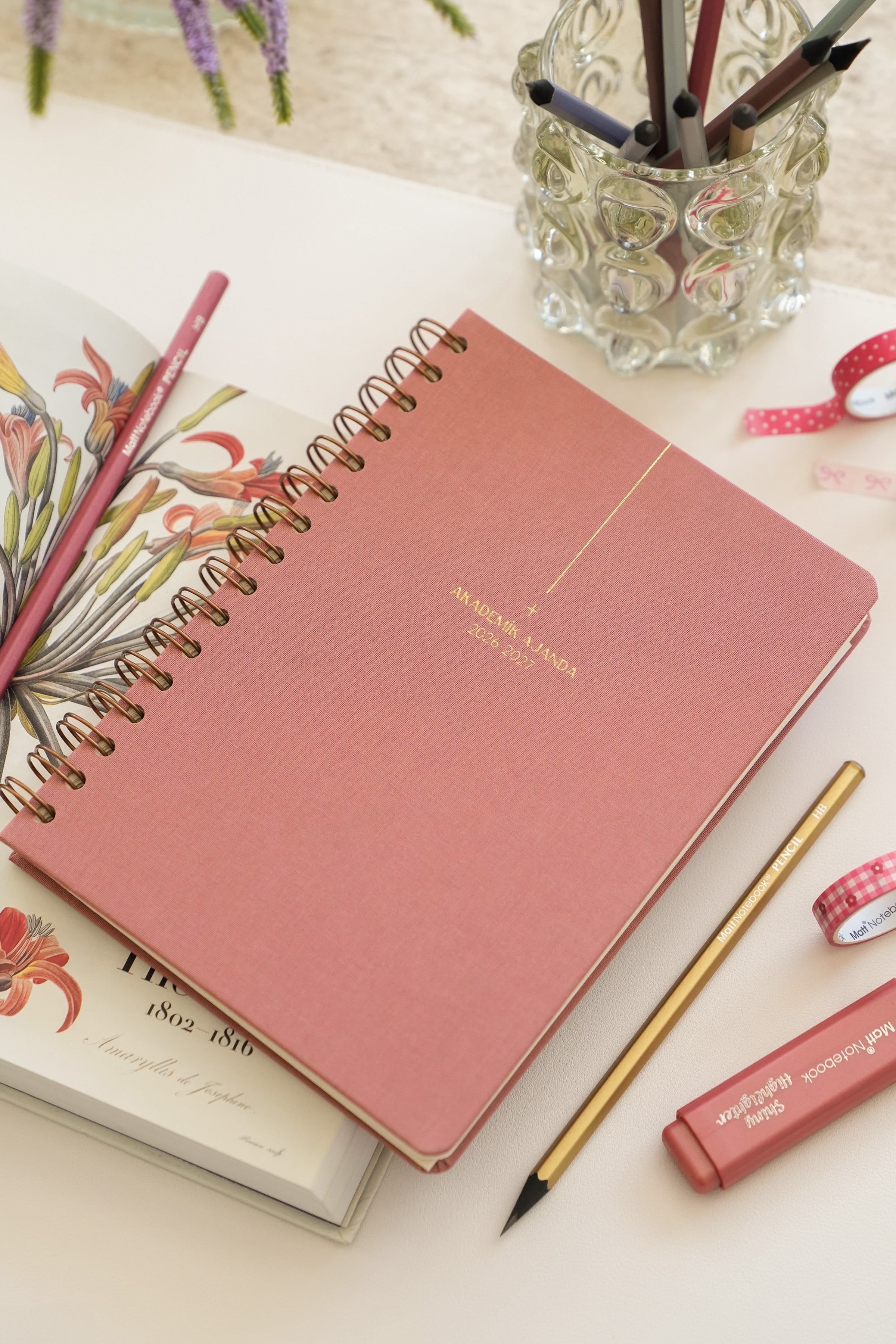 Matt Notebook 2026-2027 A5 Keten Akademik Ajanda Spiralli 15x21 cm - 17 Aylık Pembe