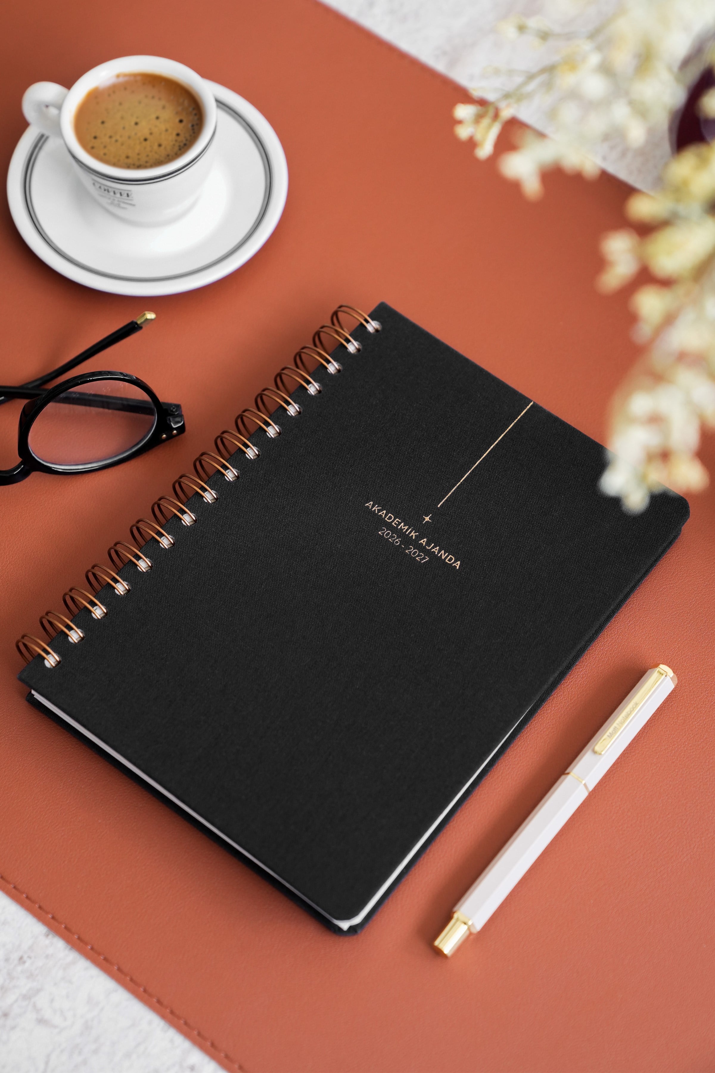 Matt Notebook 2026-2027 A5 Keten Akademik Ajanda Spiralli 15x21 cm - 17 Aylık Siyah
