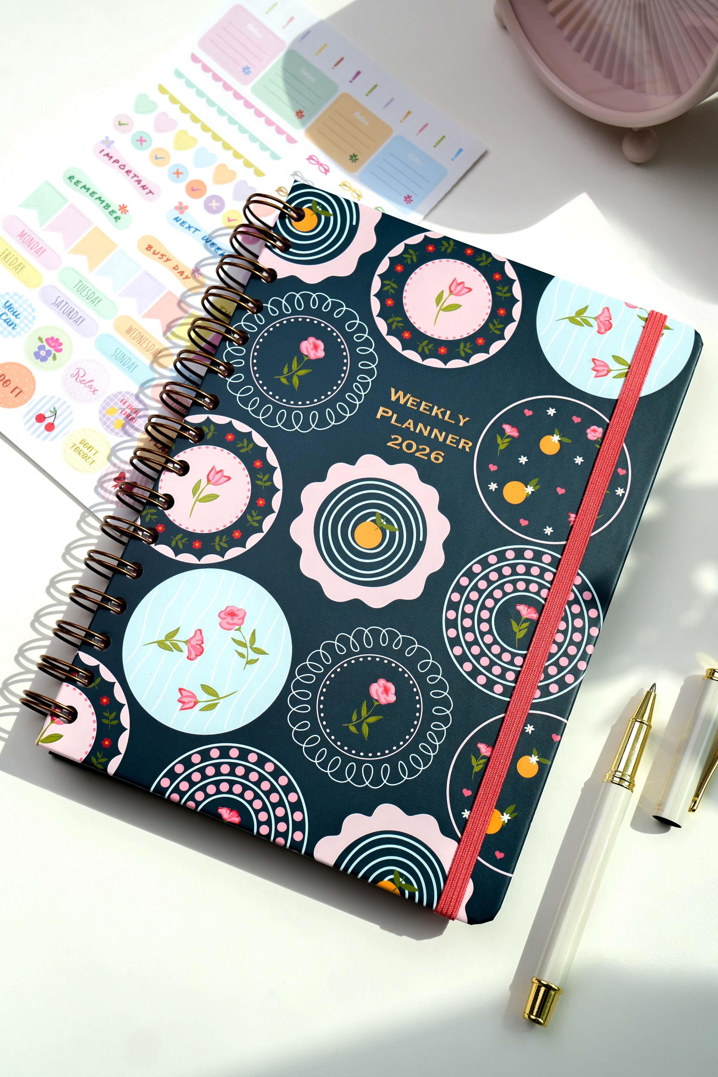 Matt Notebook 2026 Yılı A5 Haftalık Ajanda Spiralli 15x21 cm - 12 Aylık - Motivasyon Sayfalı Çiçekler