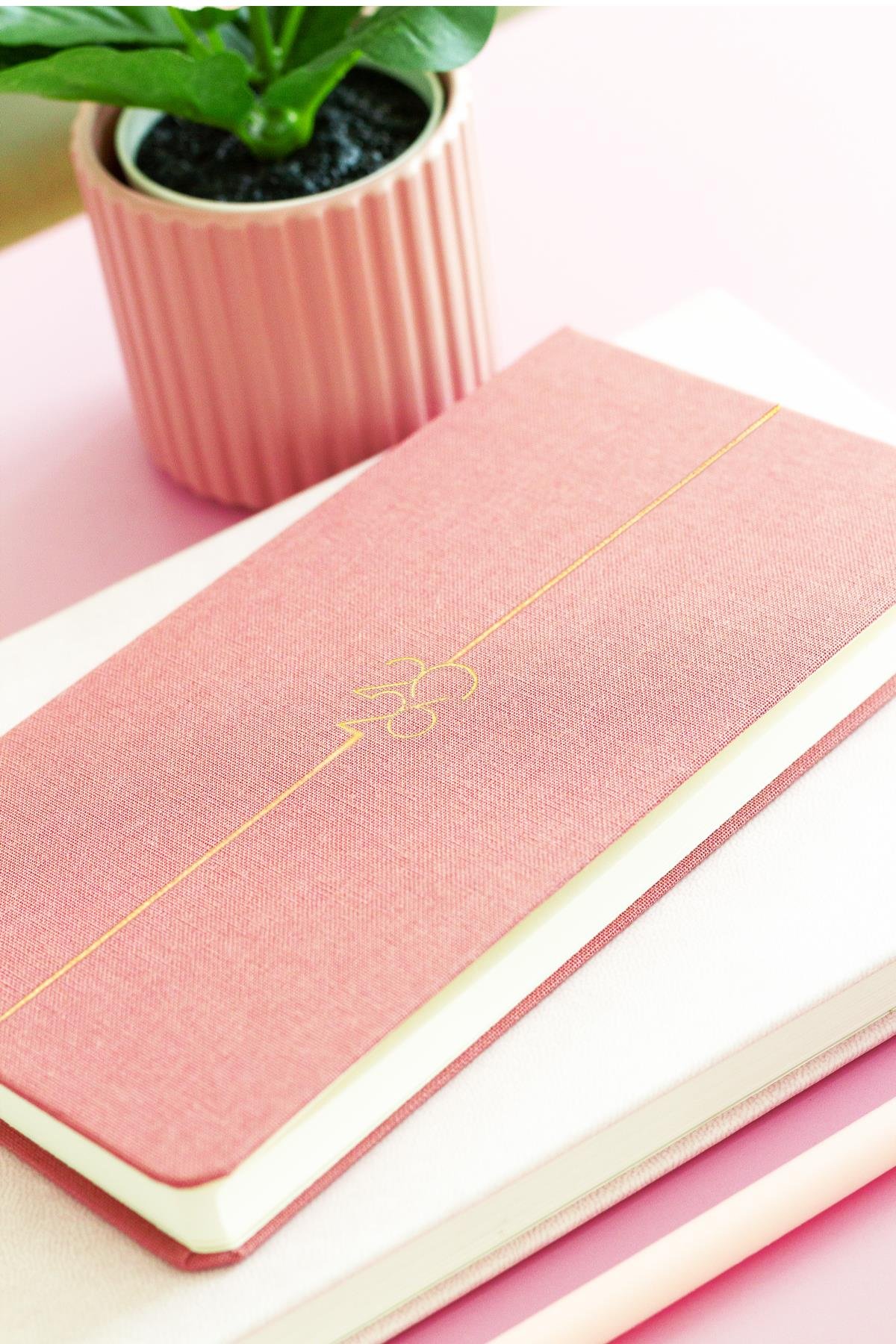 Matt Notebook 2026 Yılı Haftalık Keten Cep Ajandası 12 Aylık Pembe